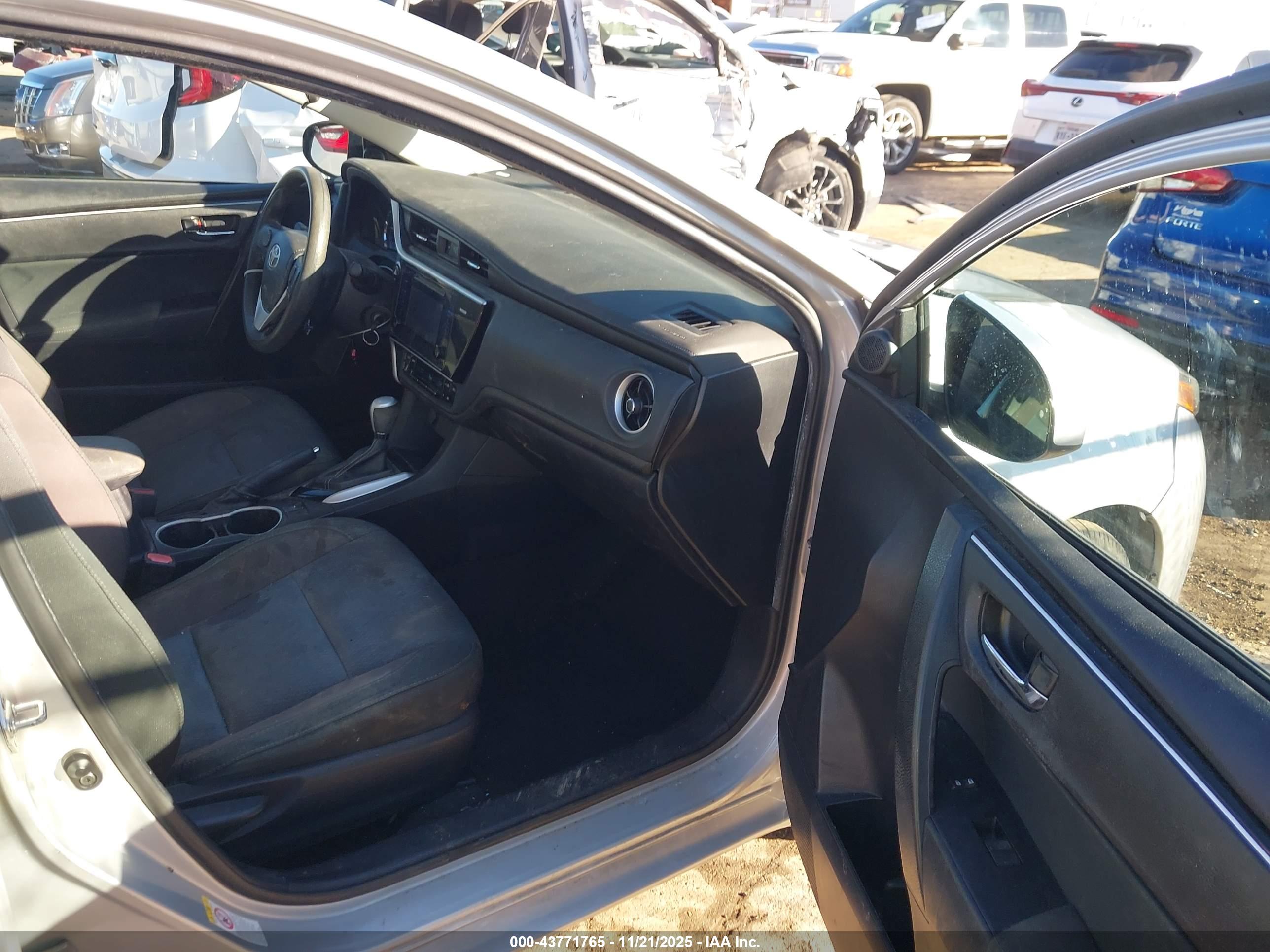 TOYOTA COROLLA image 5