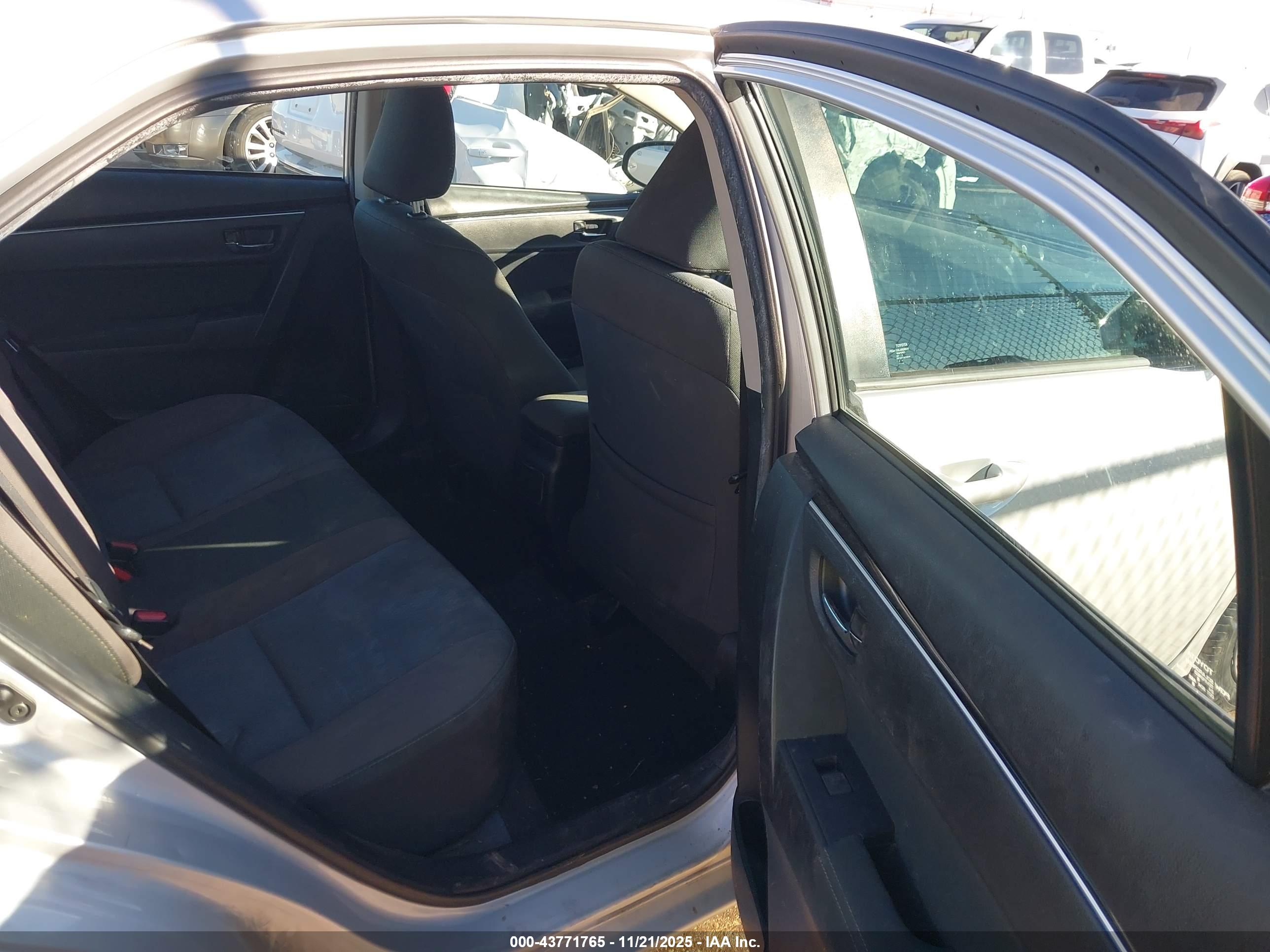 TOYOTA COROLLA image 8
