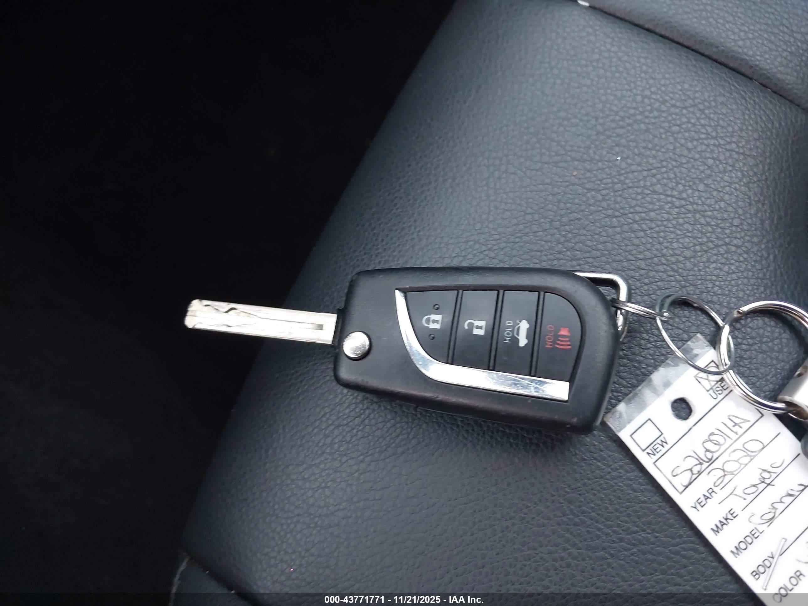 TOYOTA CAMRY image 11