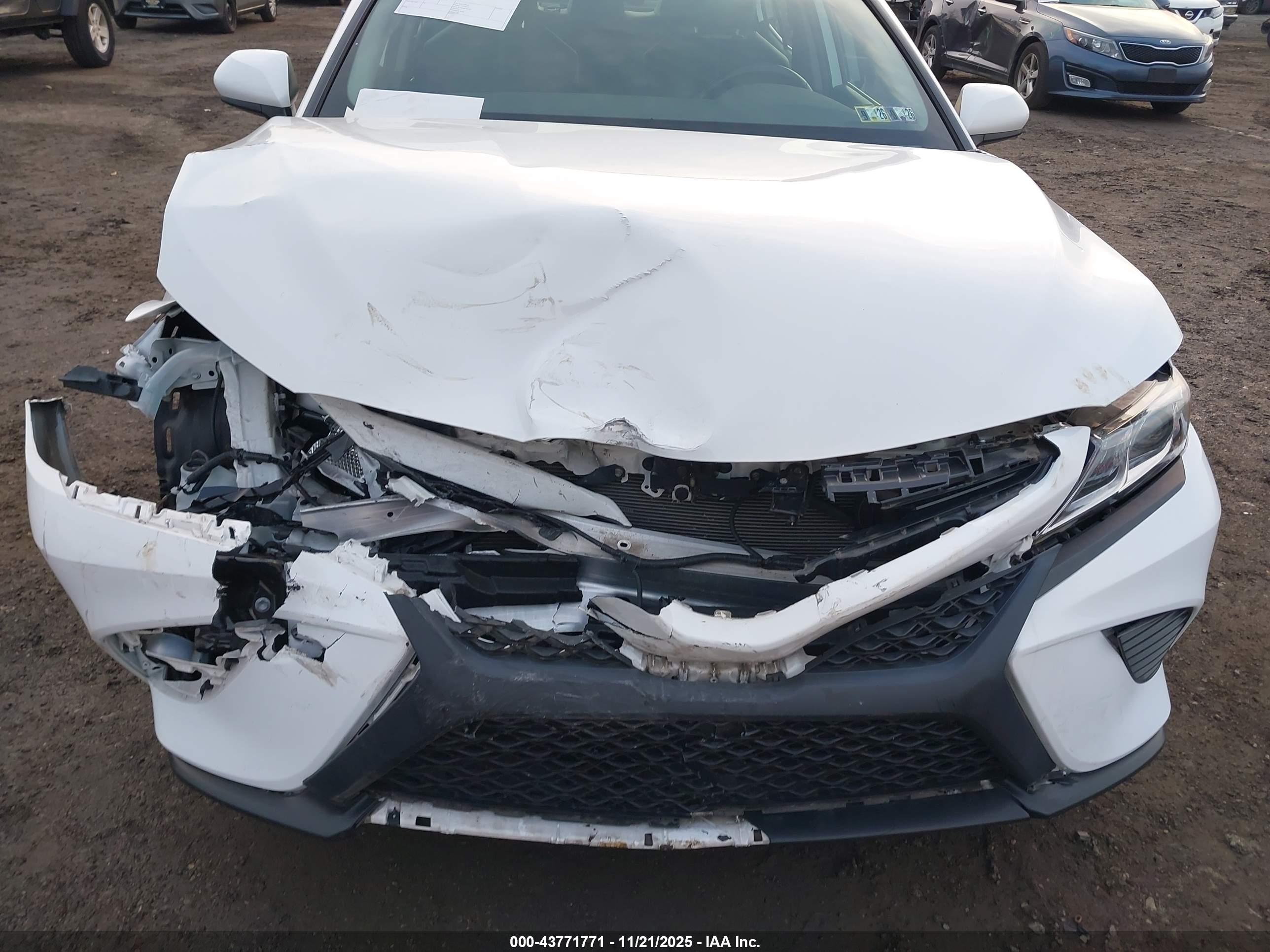 TOYOTA CAMRY image 6