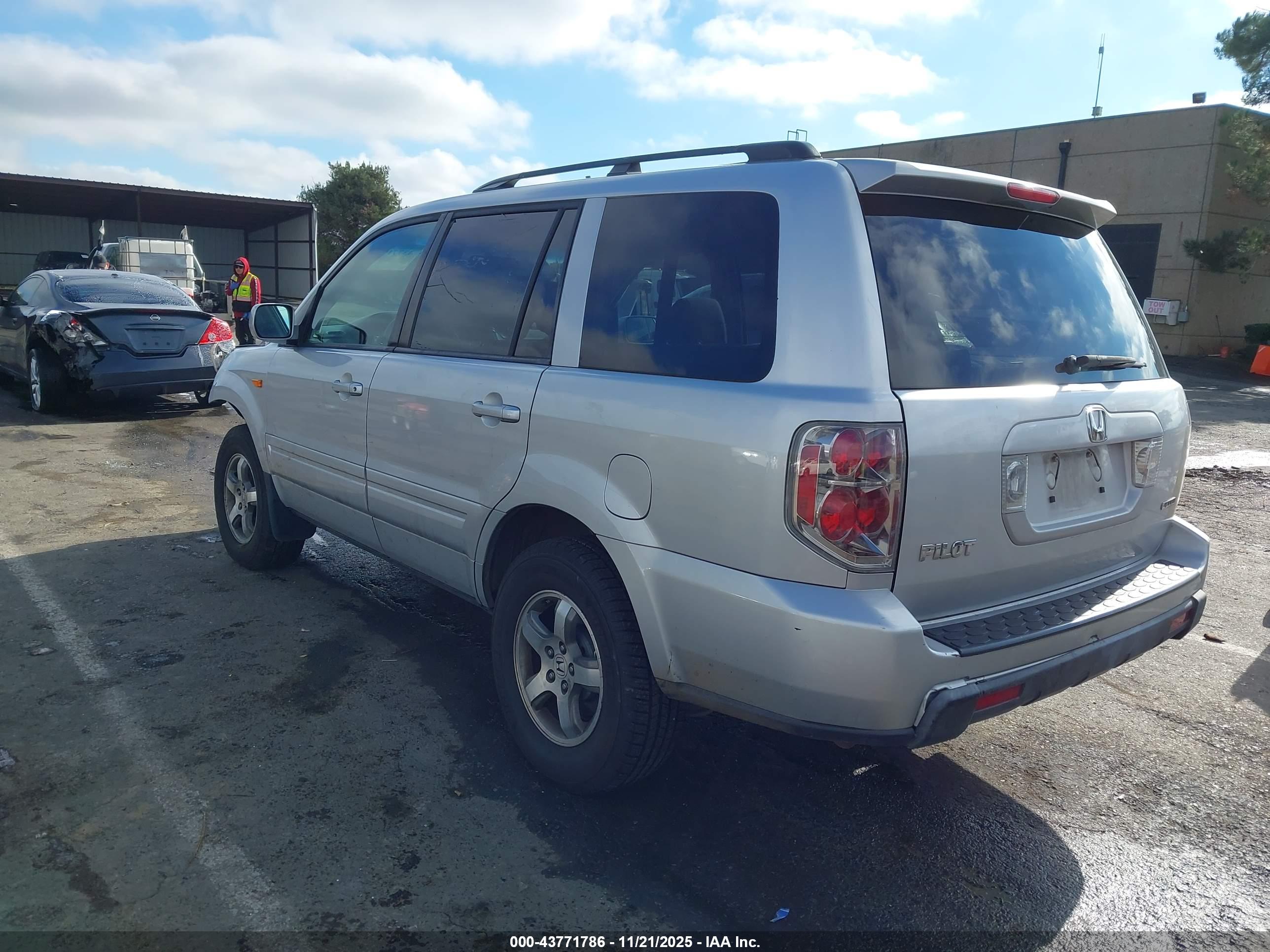 HONDA PILOT image 3