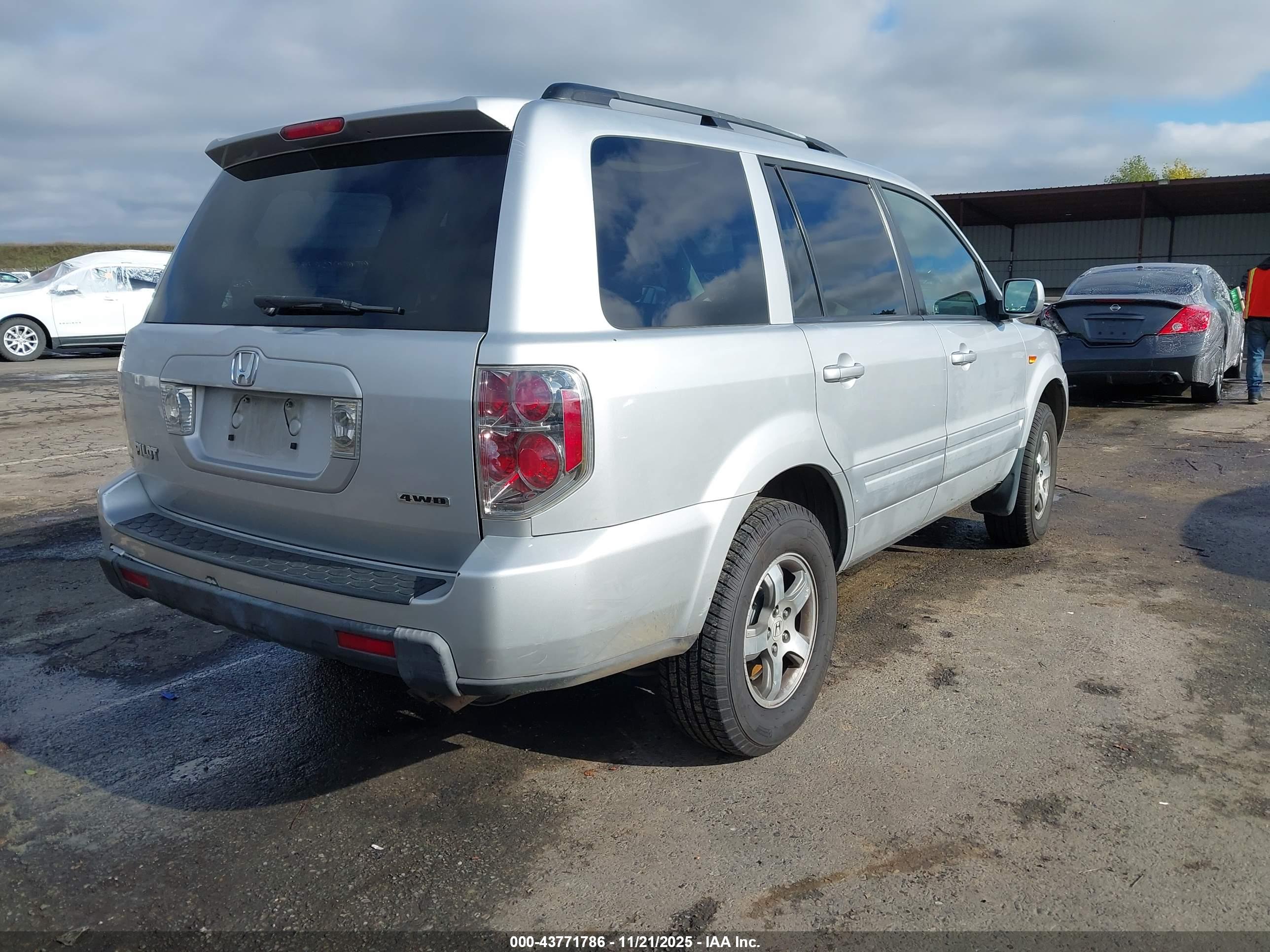 HONDA PILOT image 4