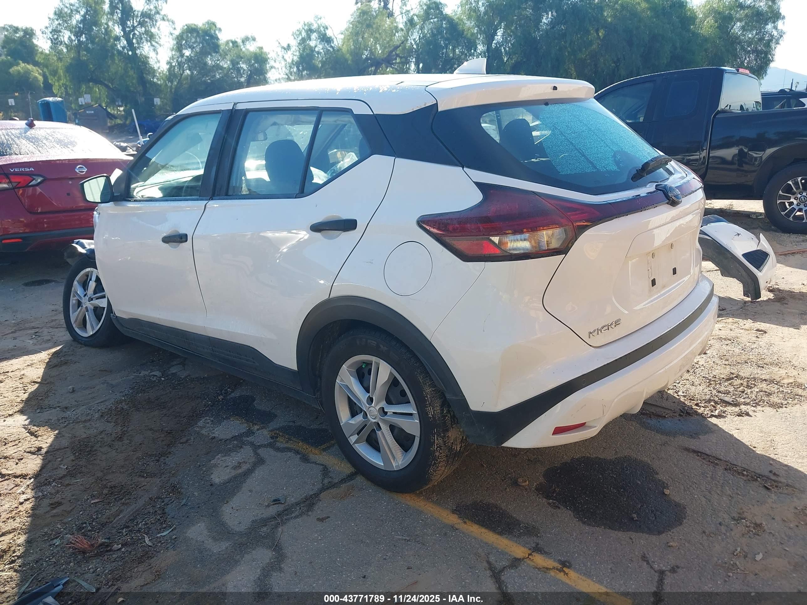 NISSAN KICKS image 3