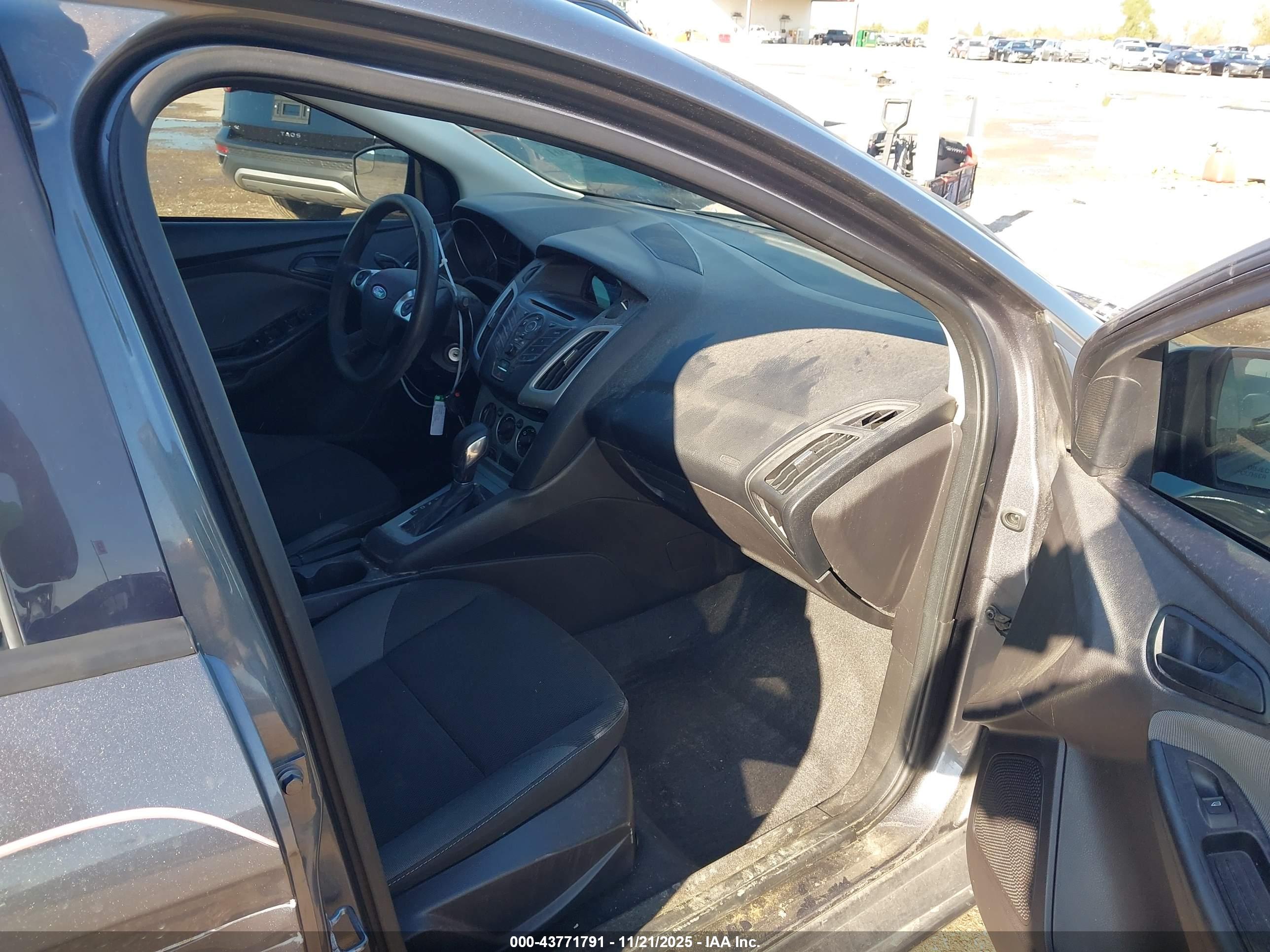 FORD FOCUS image 5