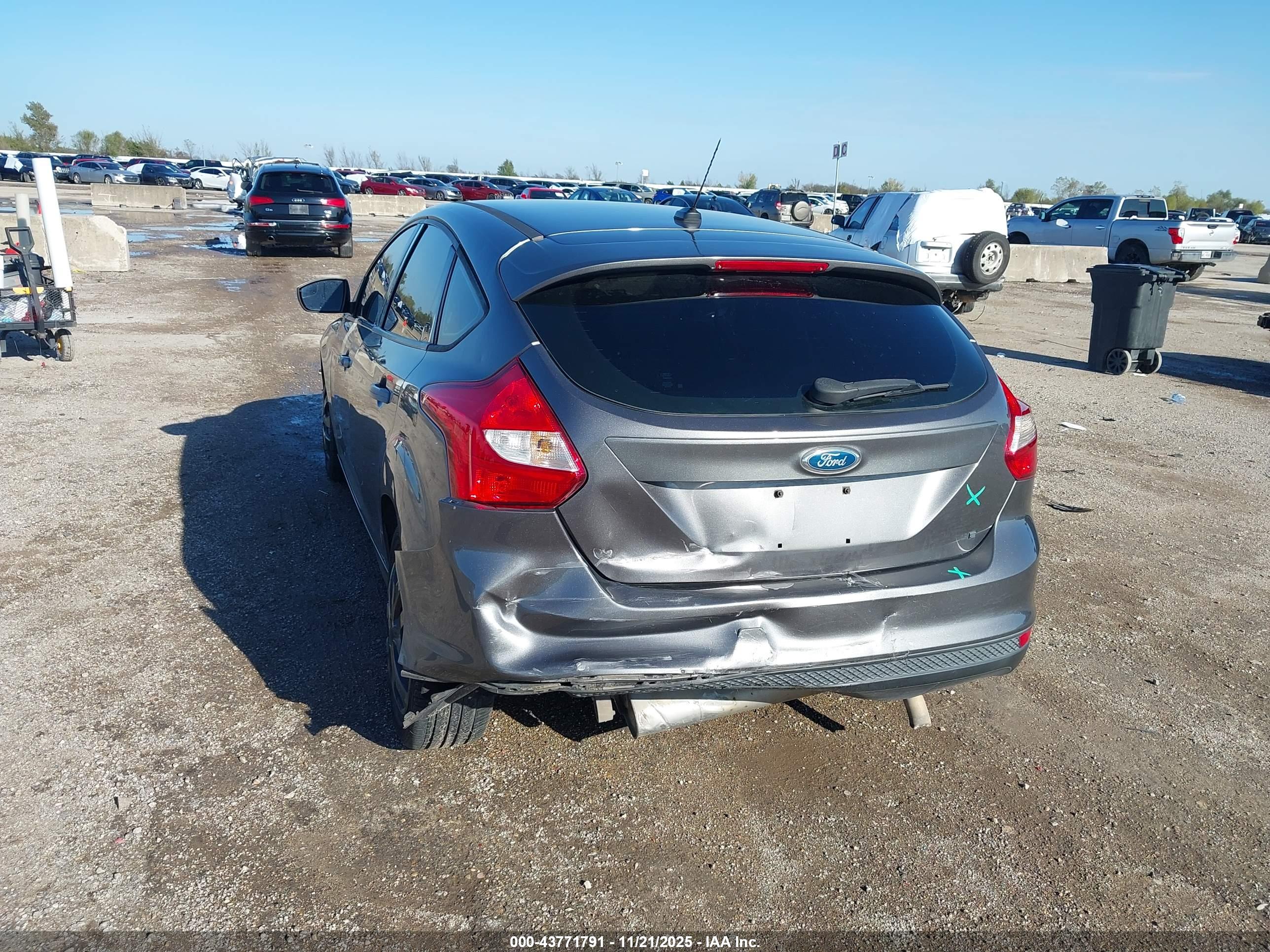 FORD FOCUS image 6