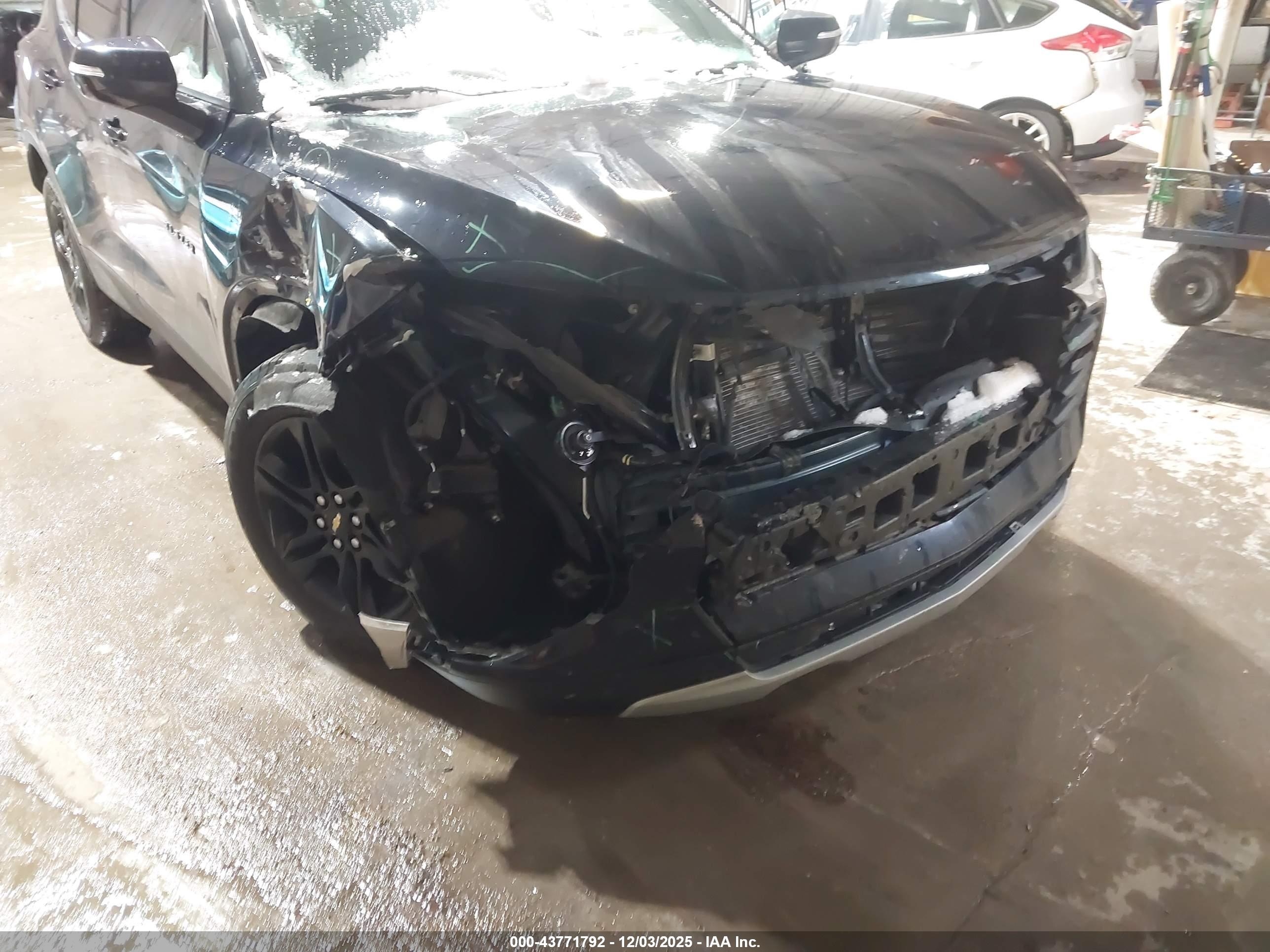 CHEVROLET BLAZER image 6