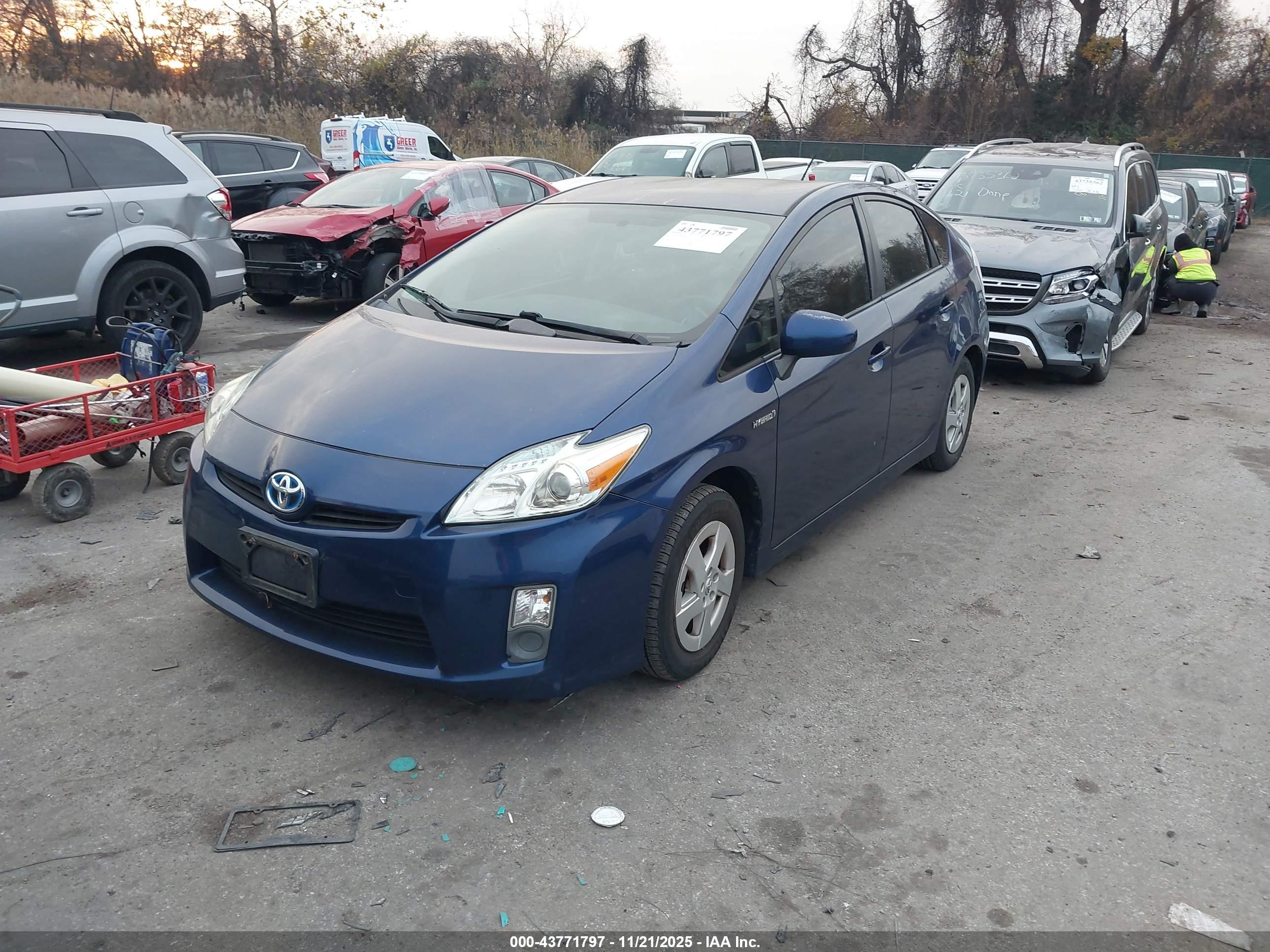 TOYOTA PRIUS image 2