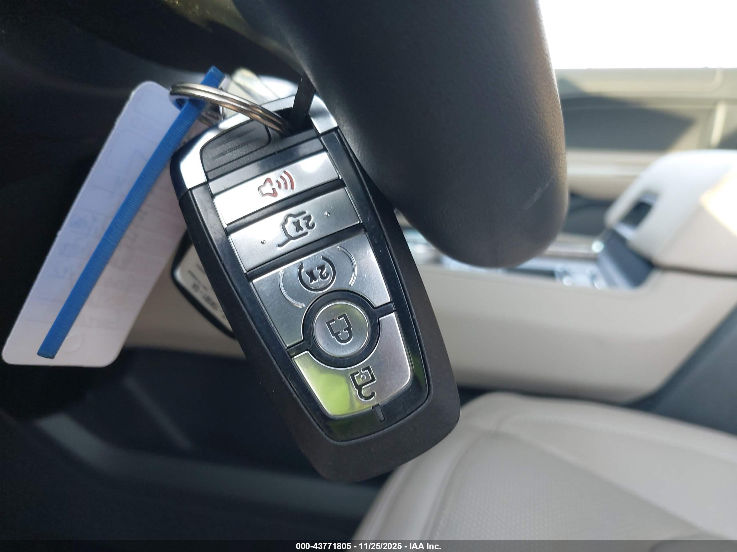 FORD EXPEDITION image 11