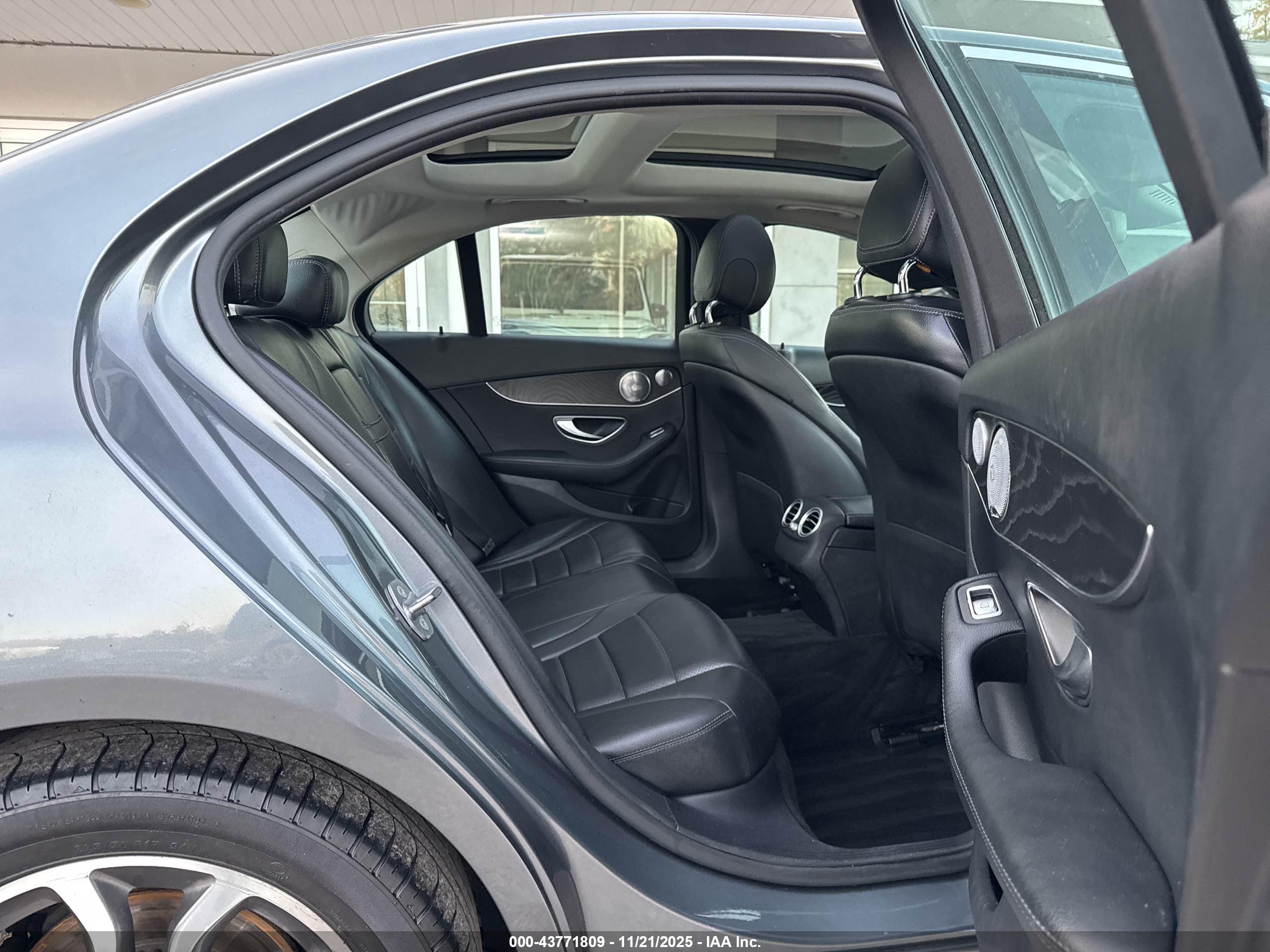MERCEDES-BENZ C image 8