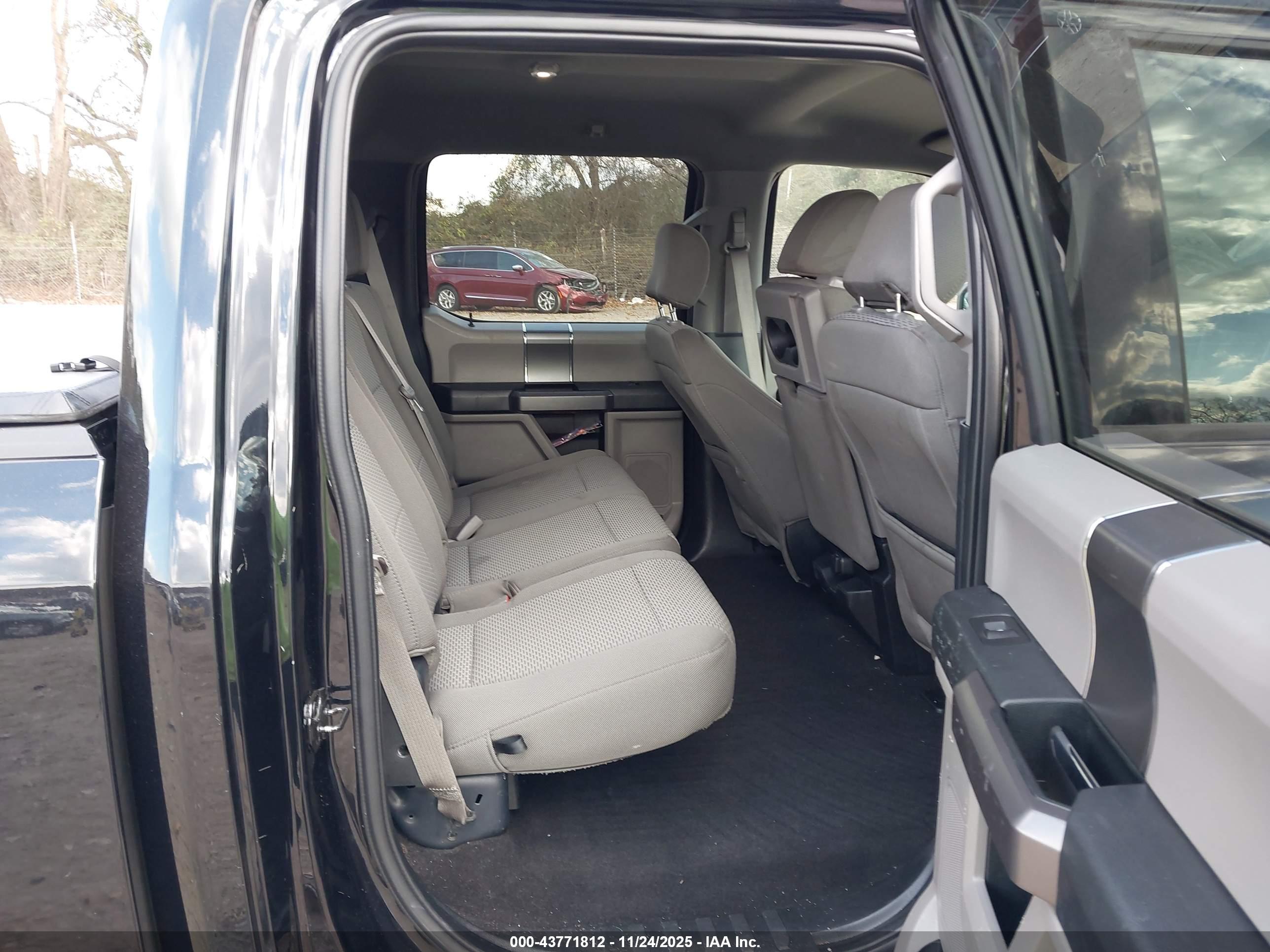 FORD F-150 image 8