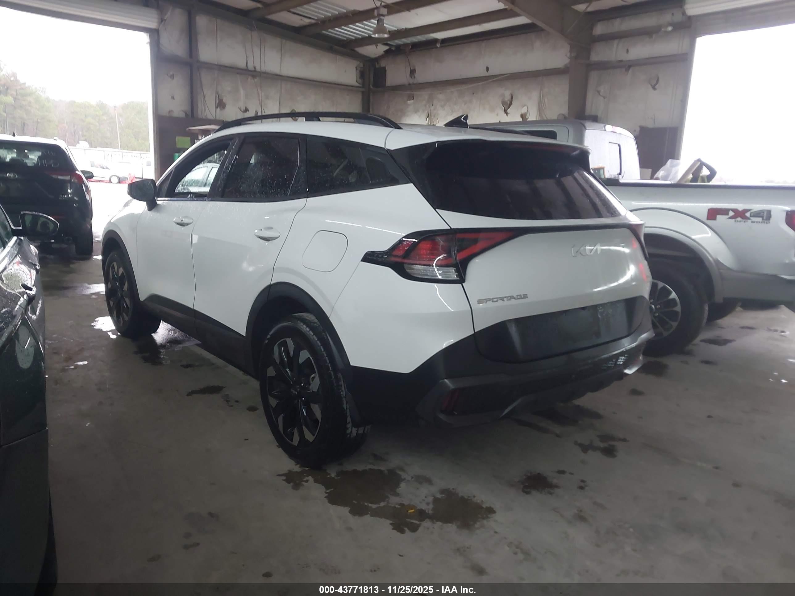 KIA SPORTAGE image 3
