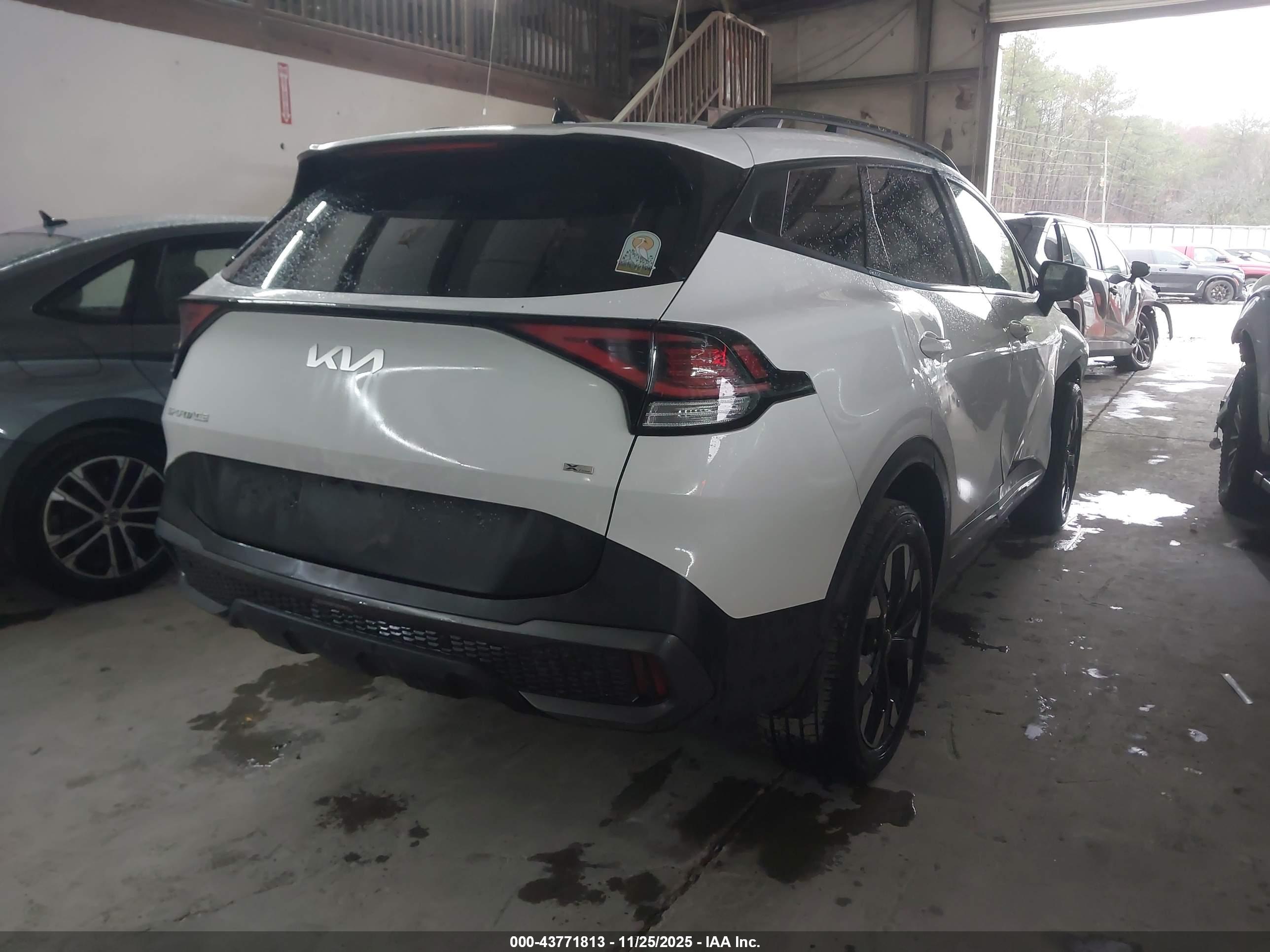 KIA SPORTAGE image 4