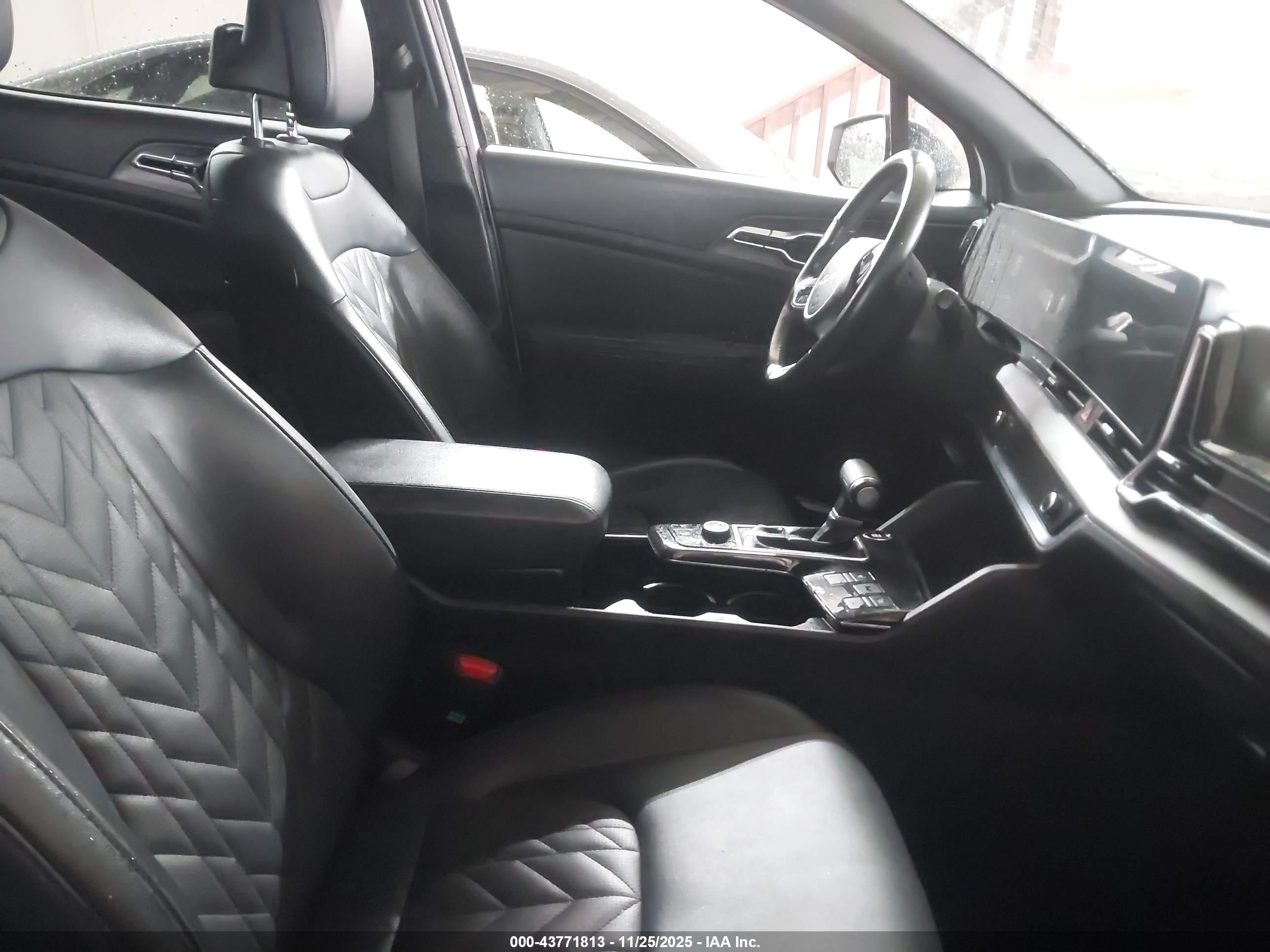KIA SPORTAGE image 5