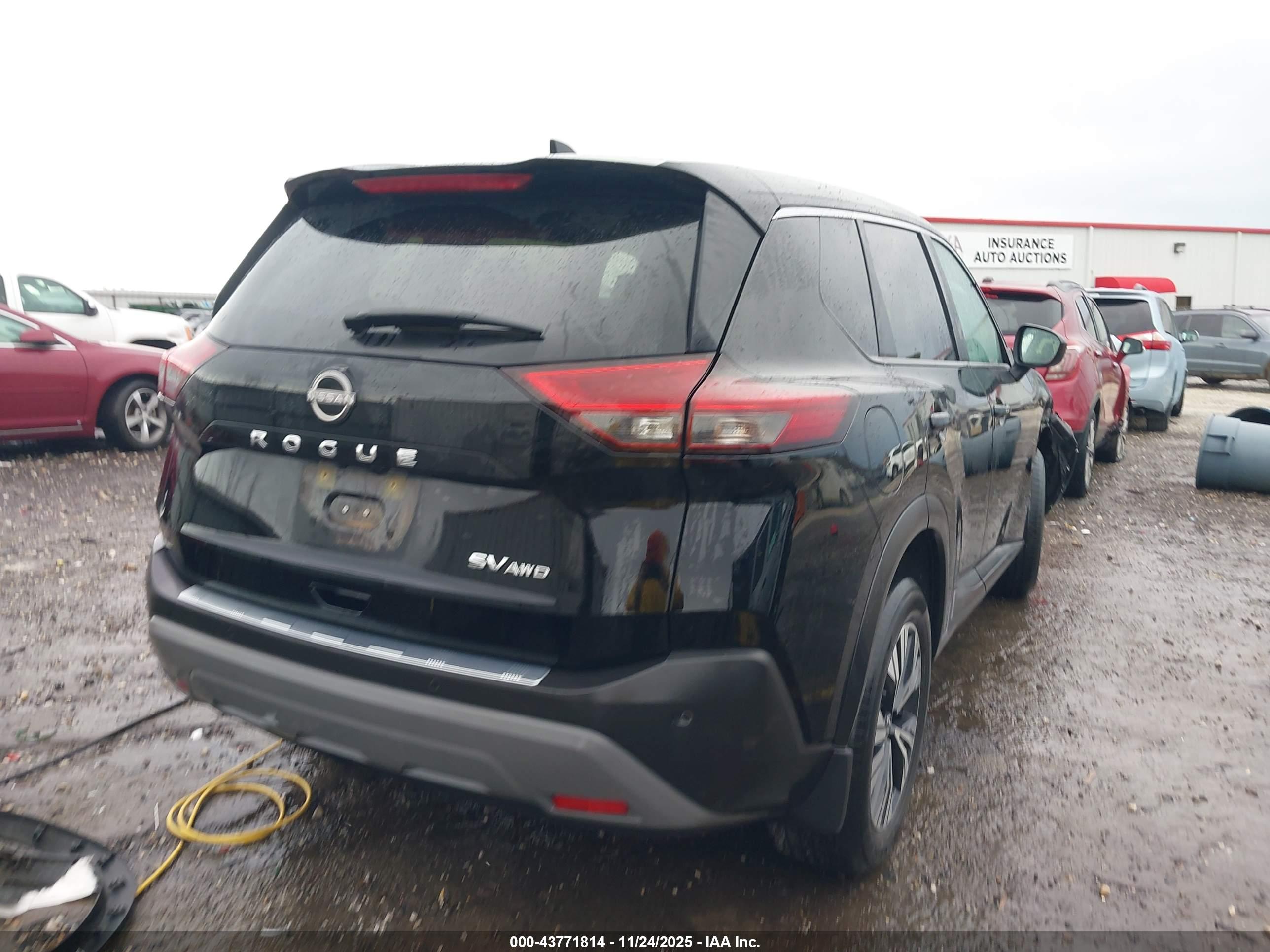 NISSAN ROGUE image 4