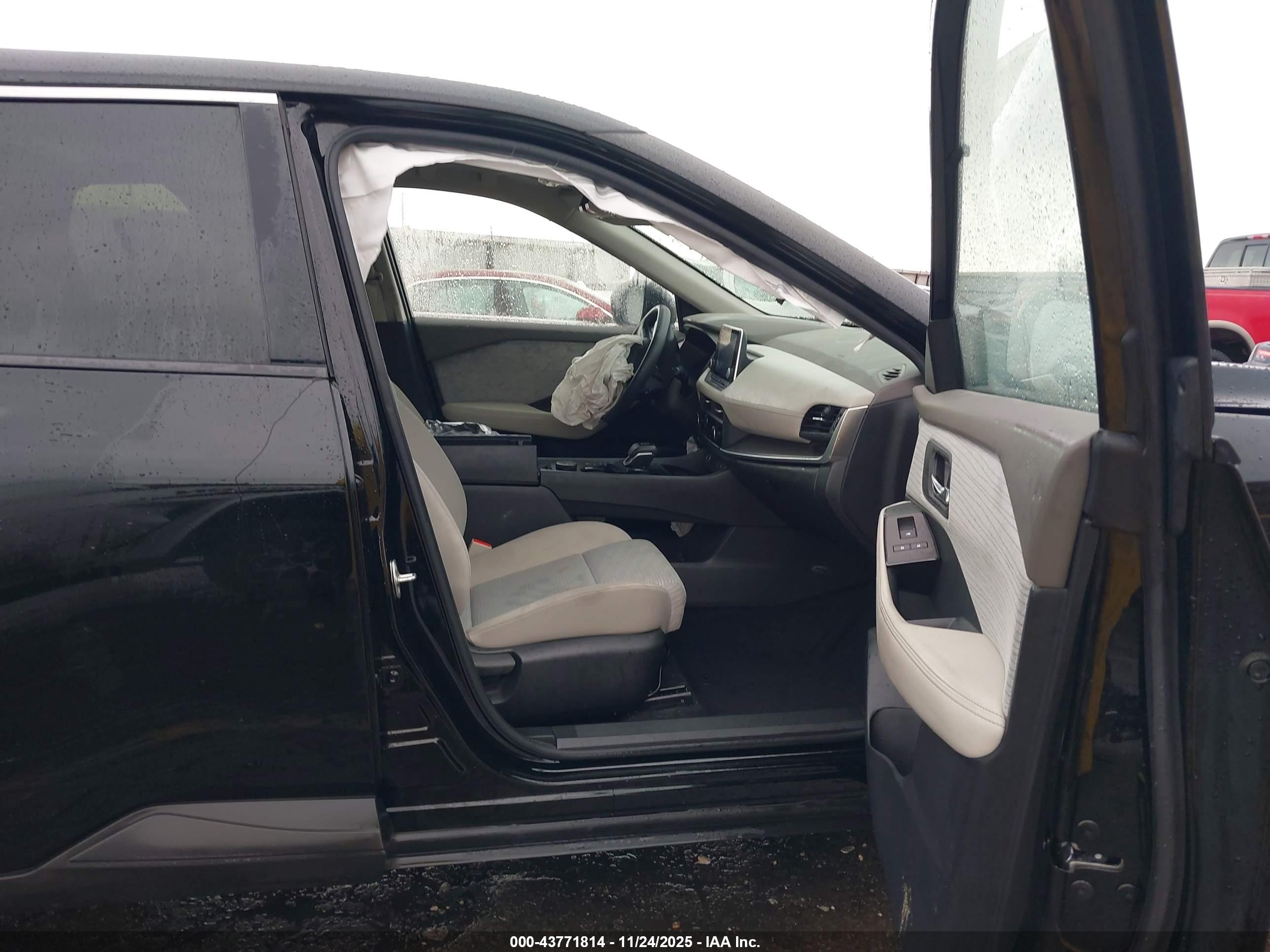 NISSAN ROGUE image 5