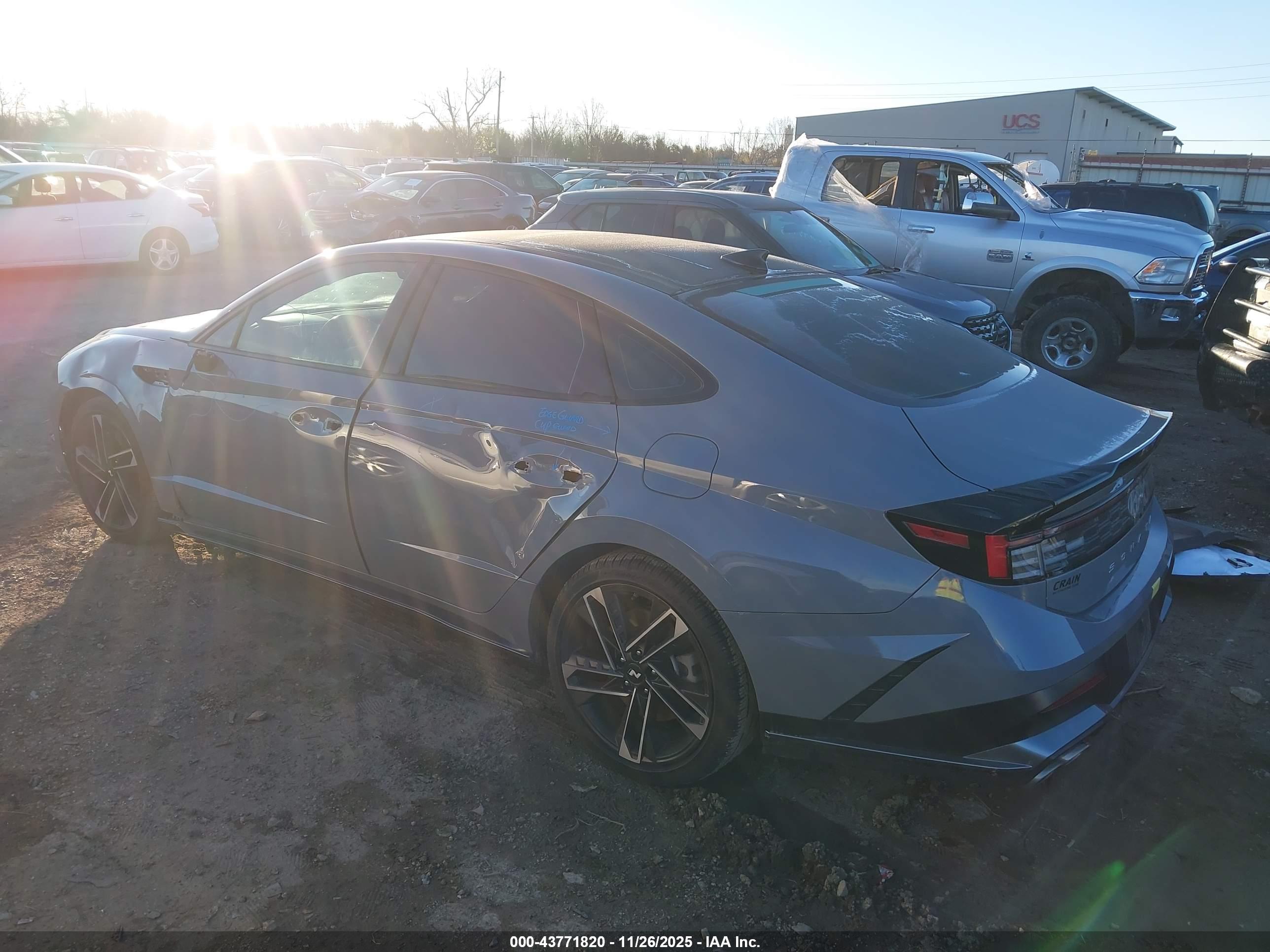 HYUNDAI SONATA image 3