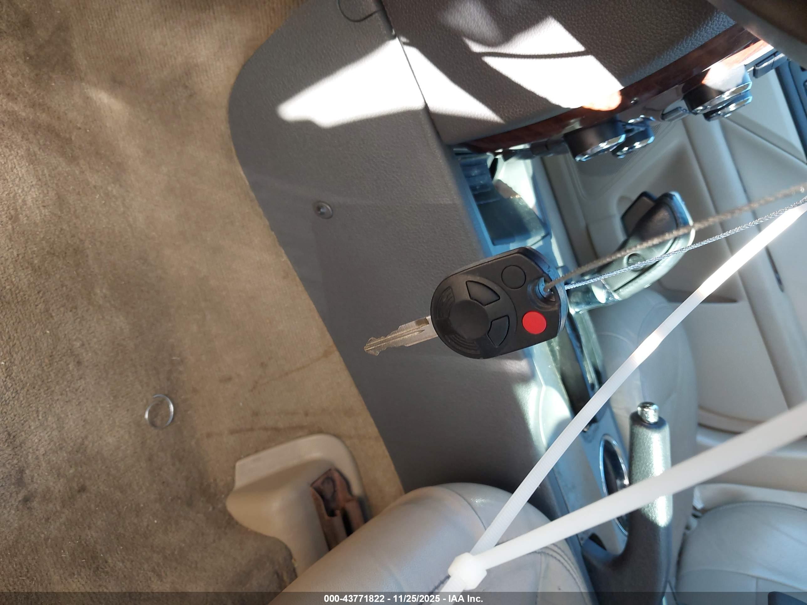 FORD FUSION image 11