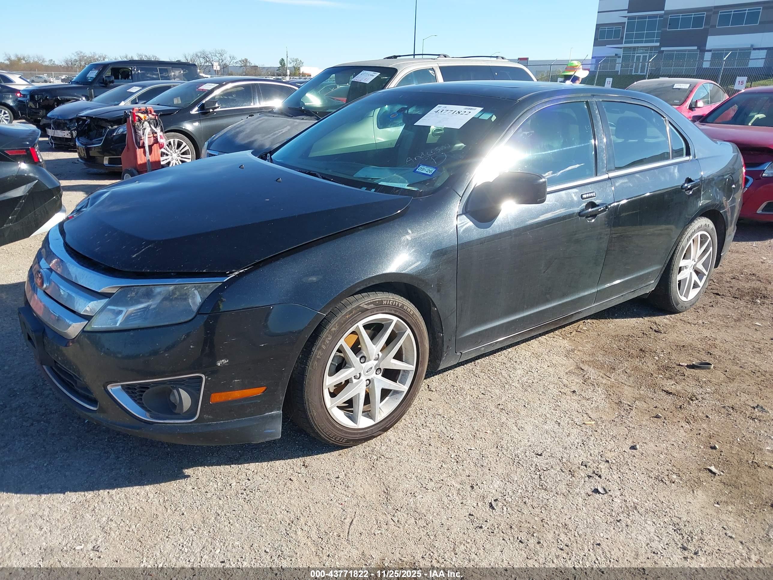 FORD FUSION image 2