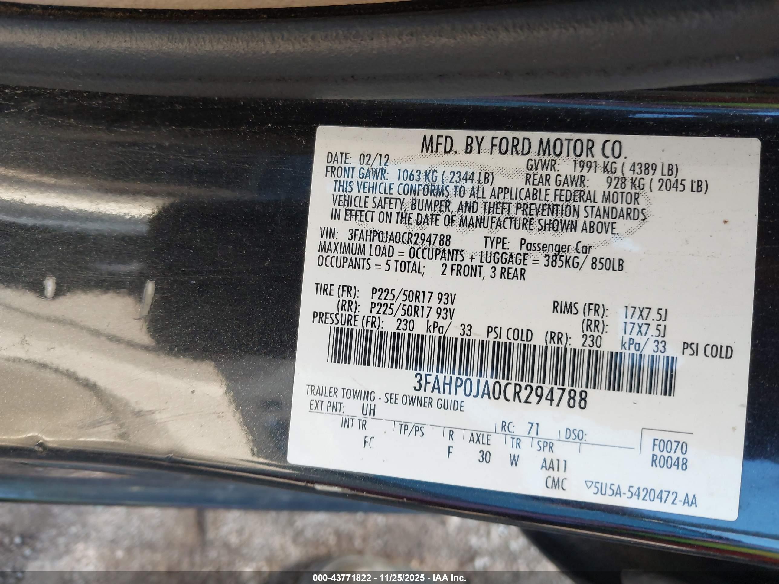FORD FUSION image 9