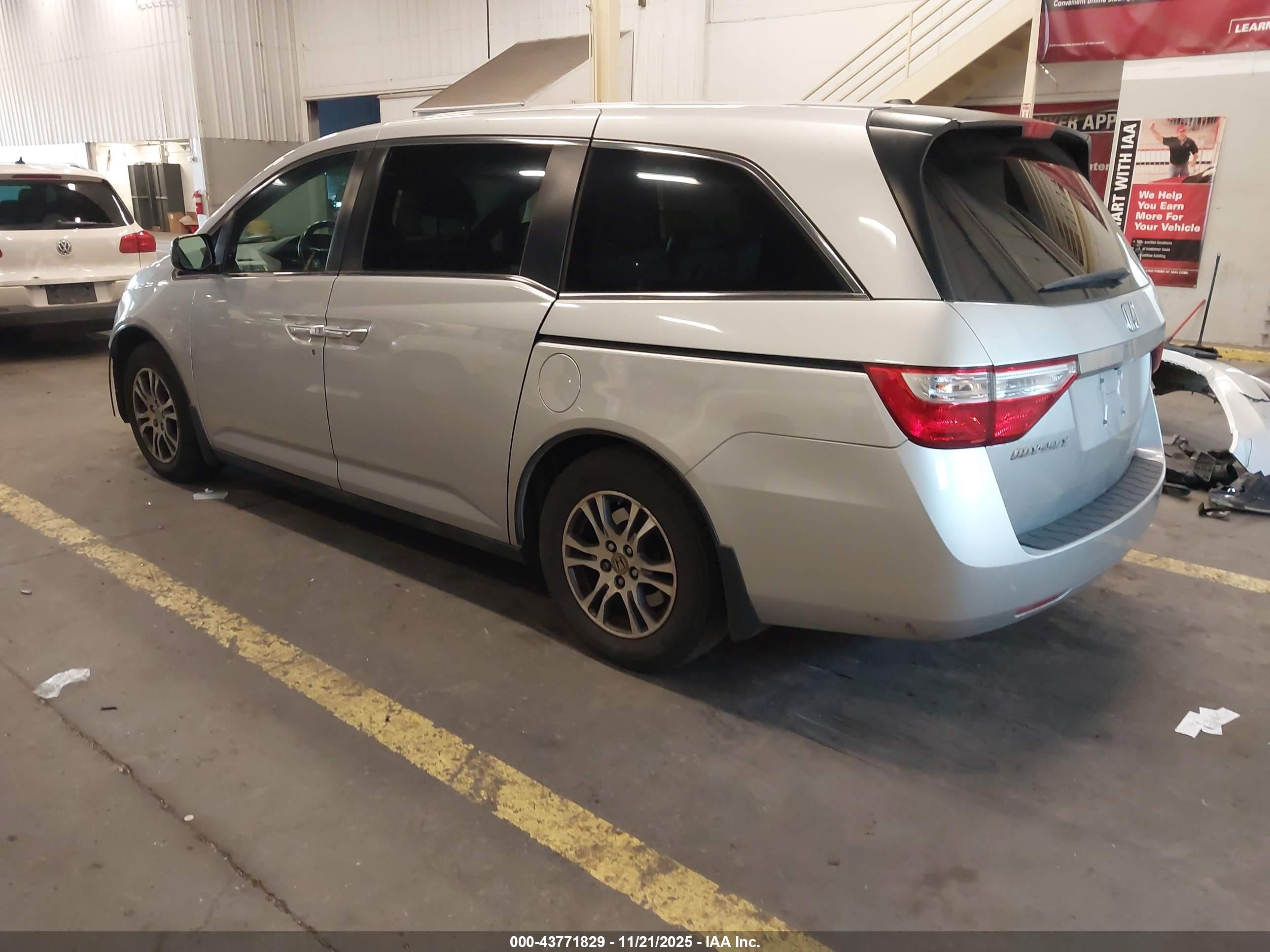 HONDA ODYSSEY image 3