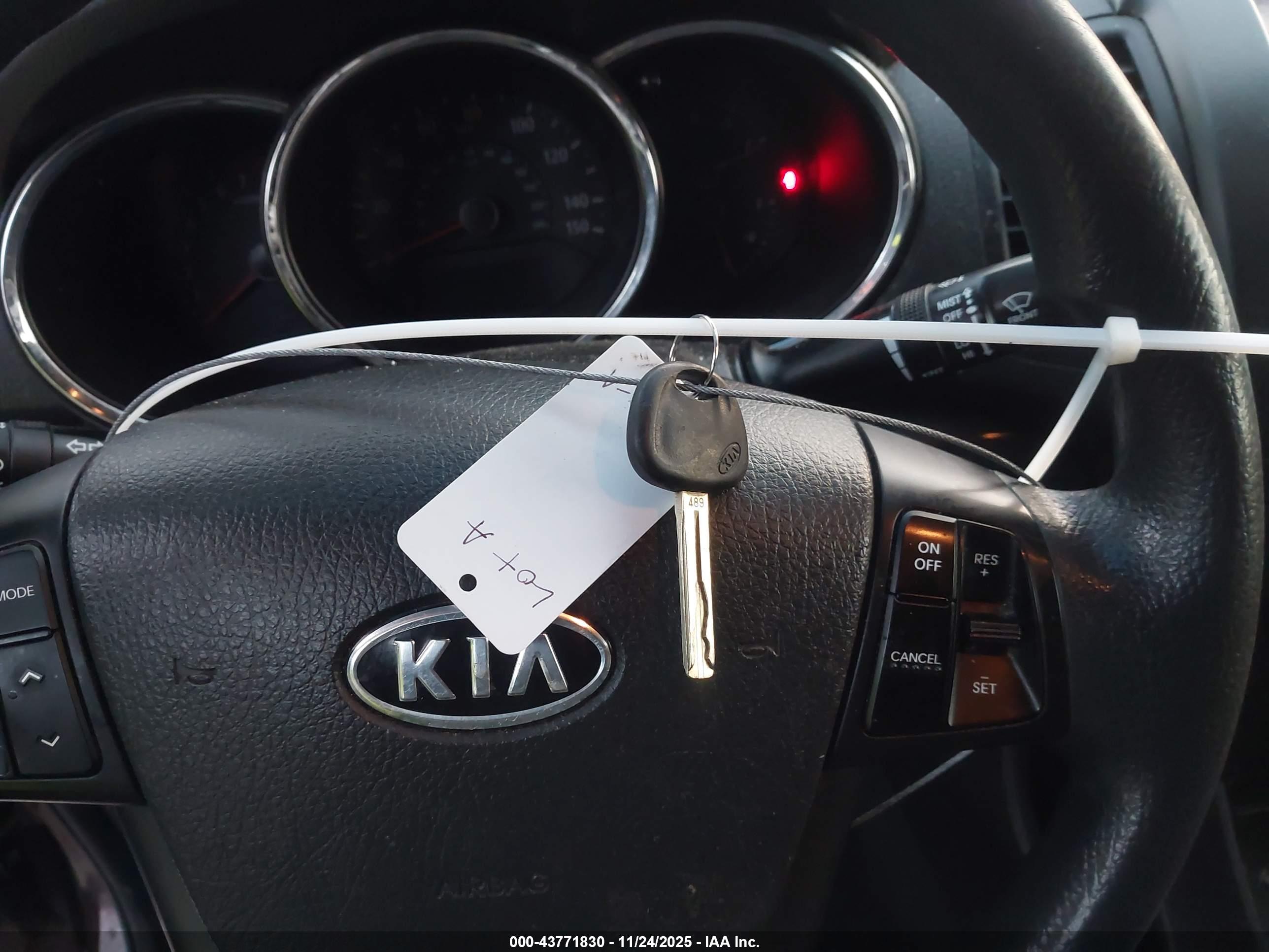 KIA SORENTO image 11