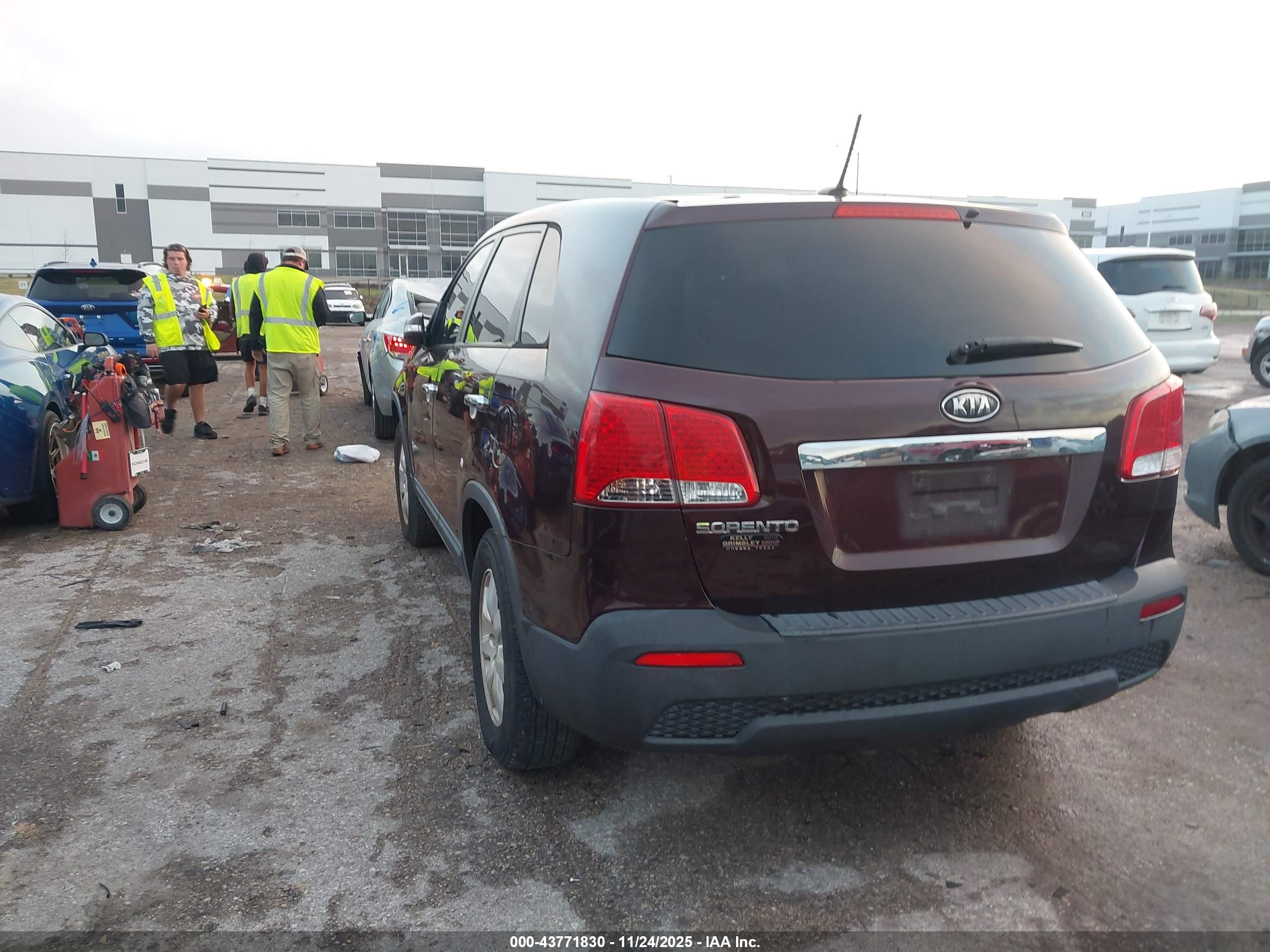 KIA SORENTO image 3