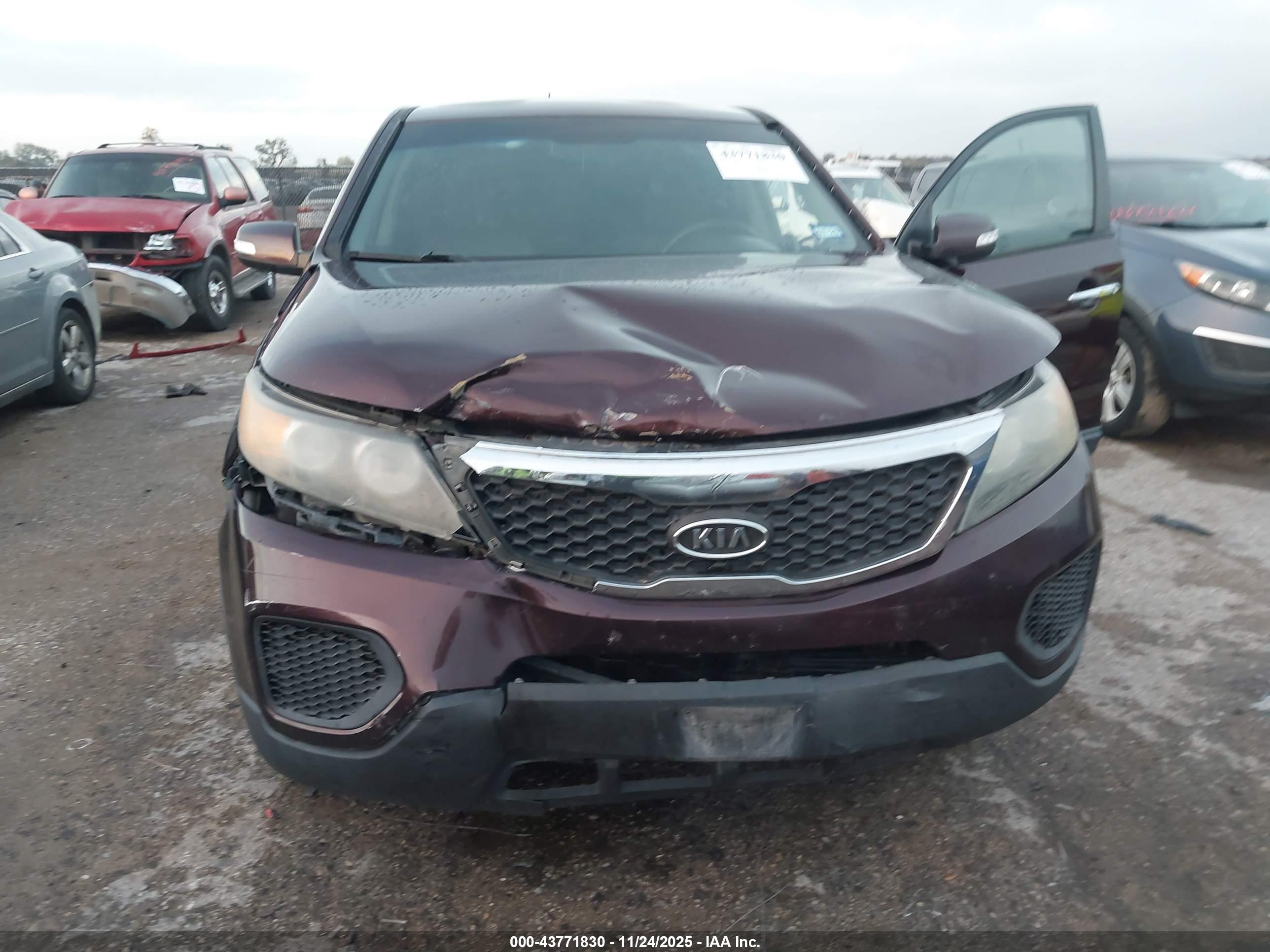 KIA SORENTO image 6
