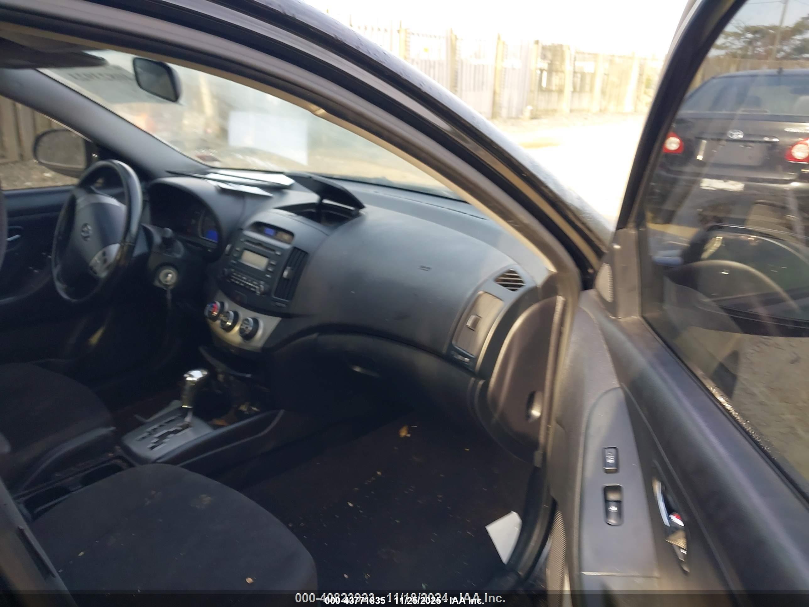 HYUNDAI ELANTRA image 5