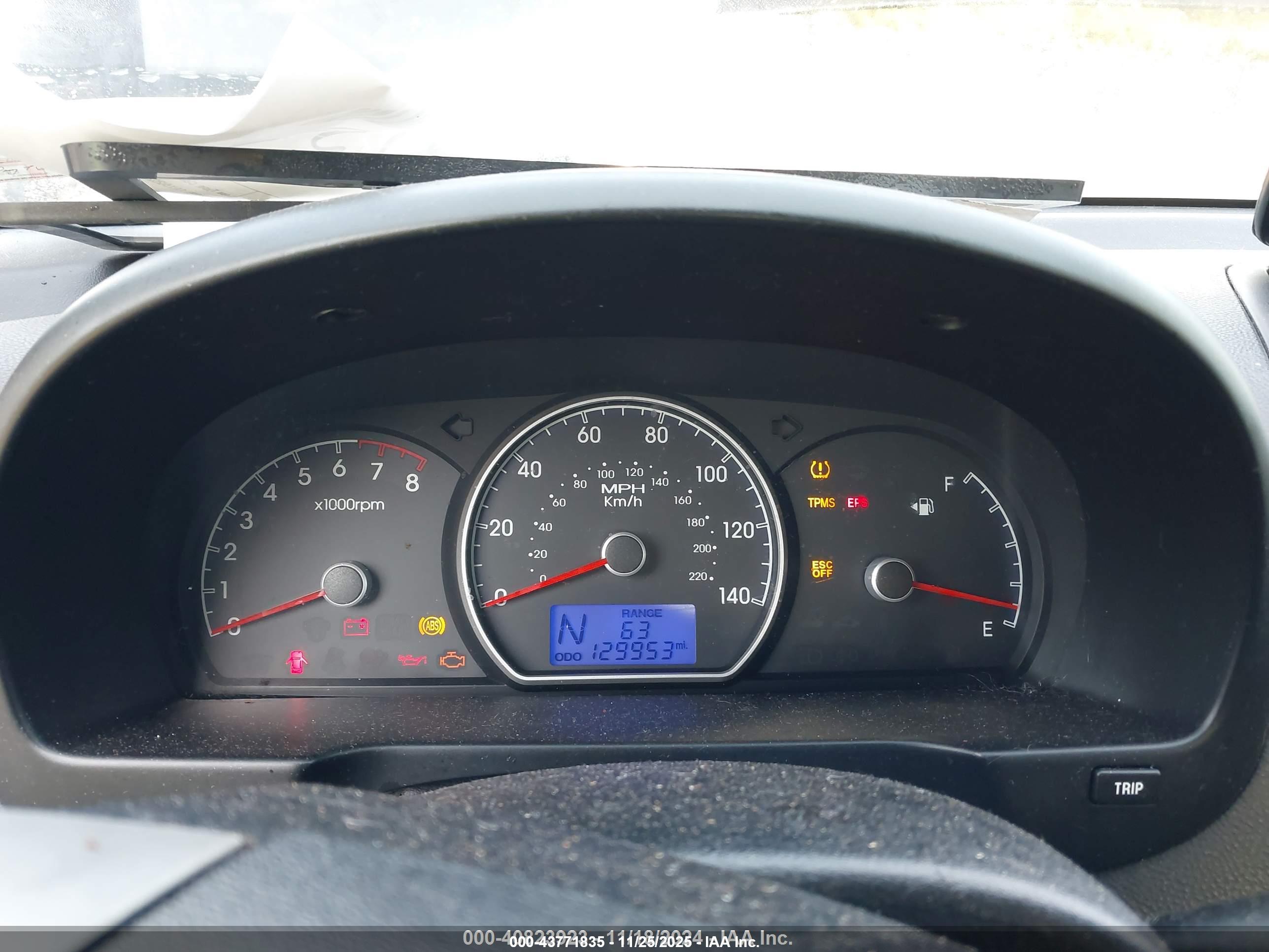 HYUNDAI ELANTRA image 7