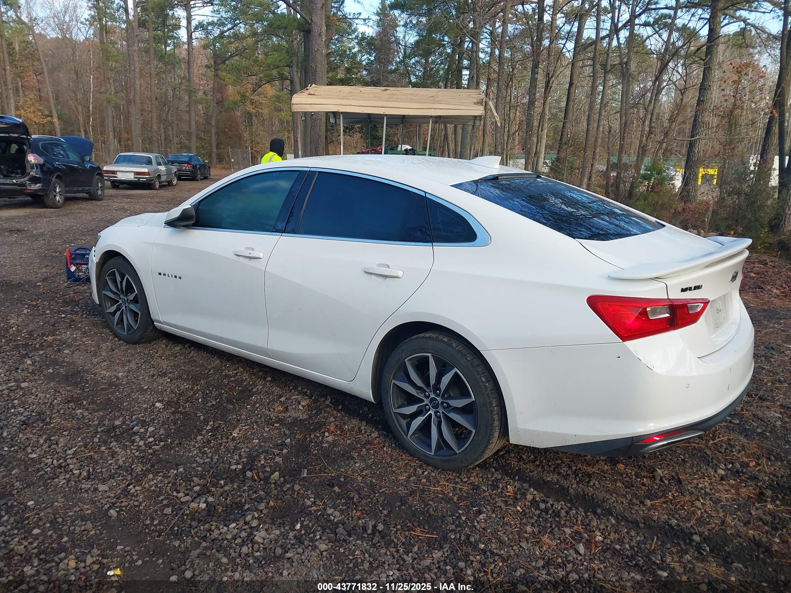 CHEVROLET MALIBU image 3