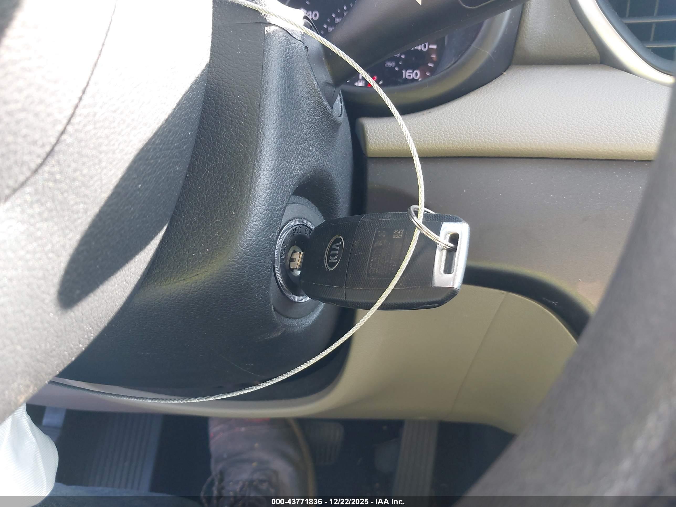 KIA SPORTAGE image 11