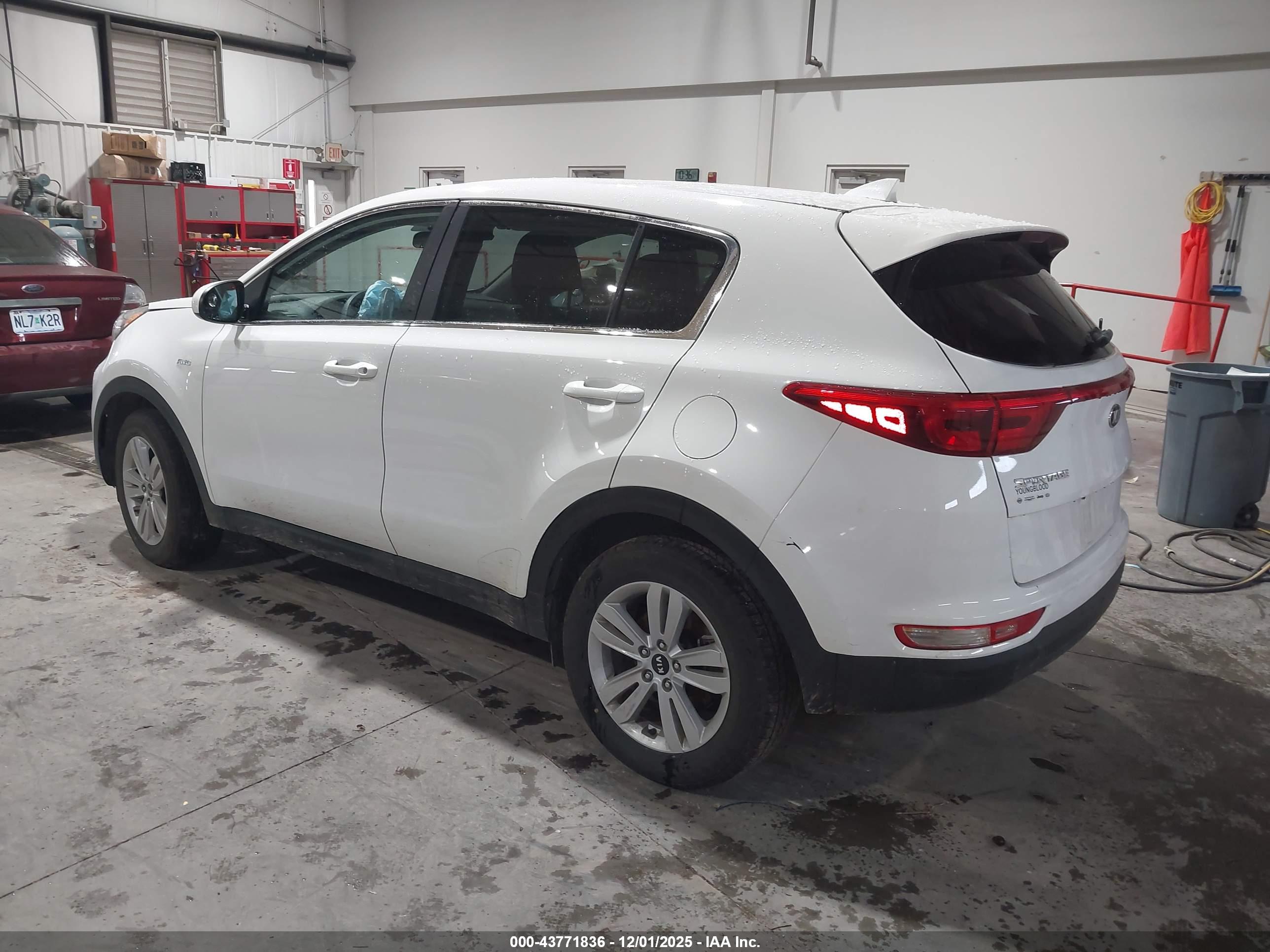 KIA SPORTAGE image 3
