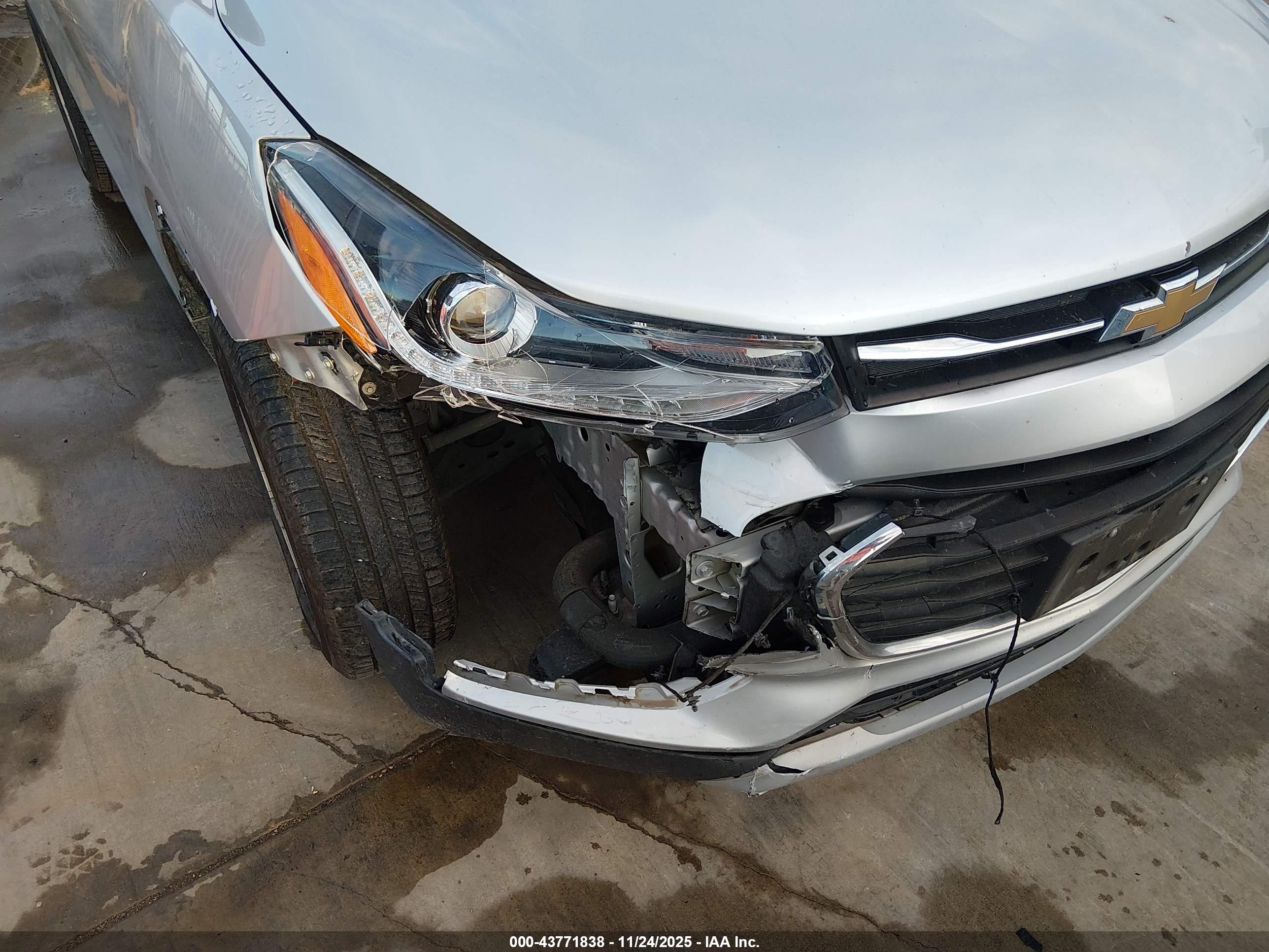 CHEVROLET TRAX image 6