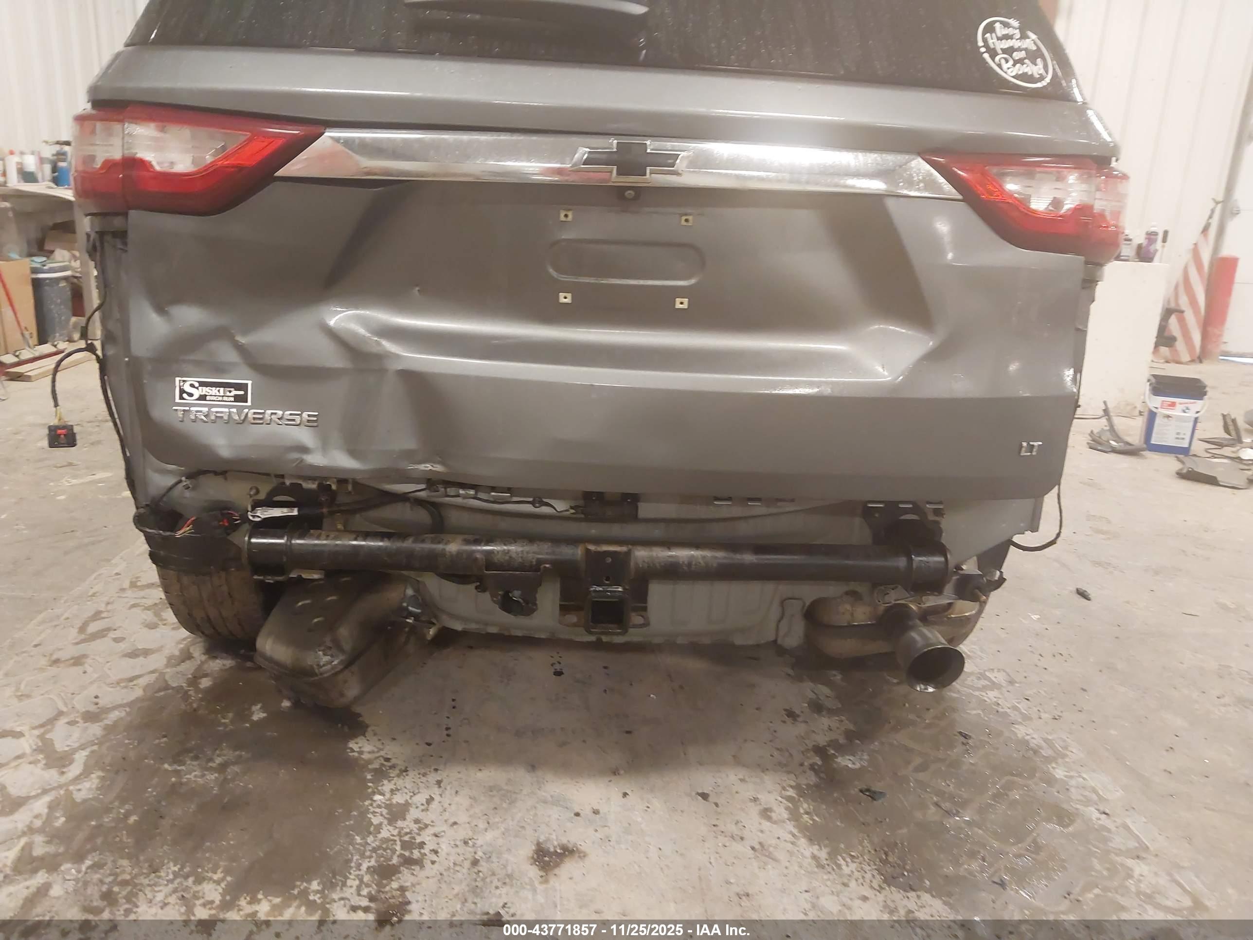 CHEVROLET TRAVERSE image 6