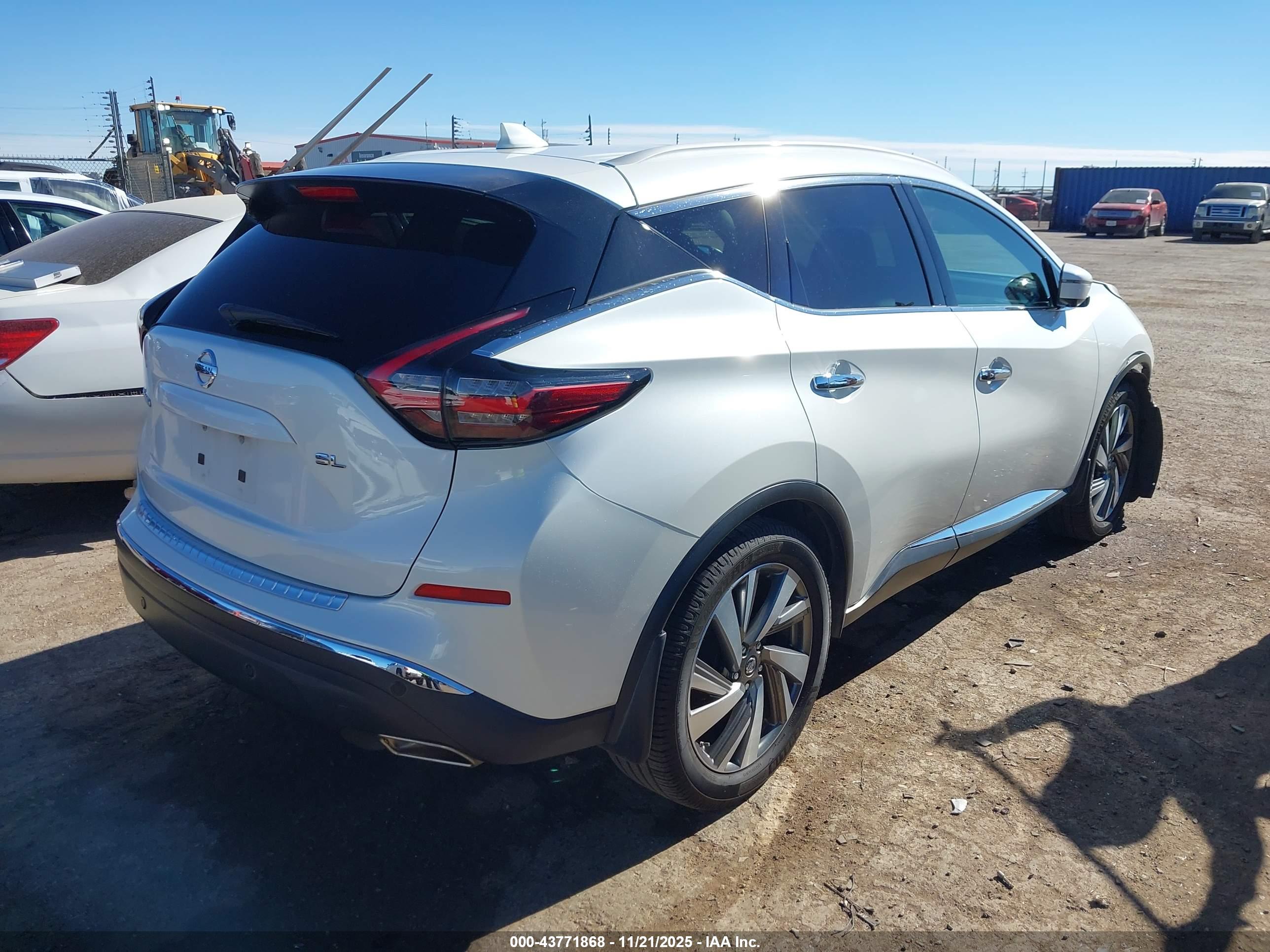 NISSAN MURANO image 4