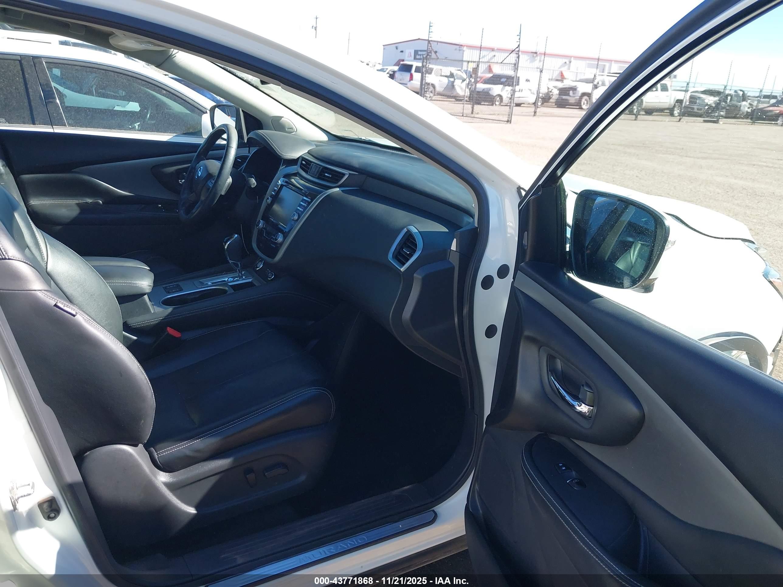 NISSAN MURANO image 5