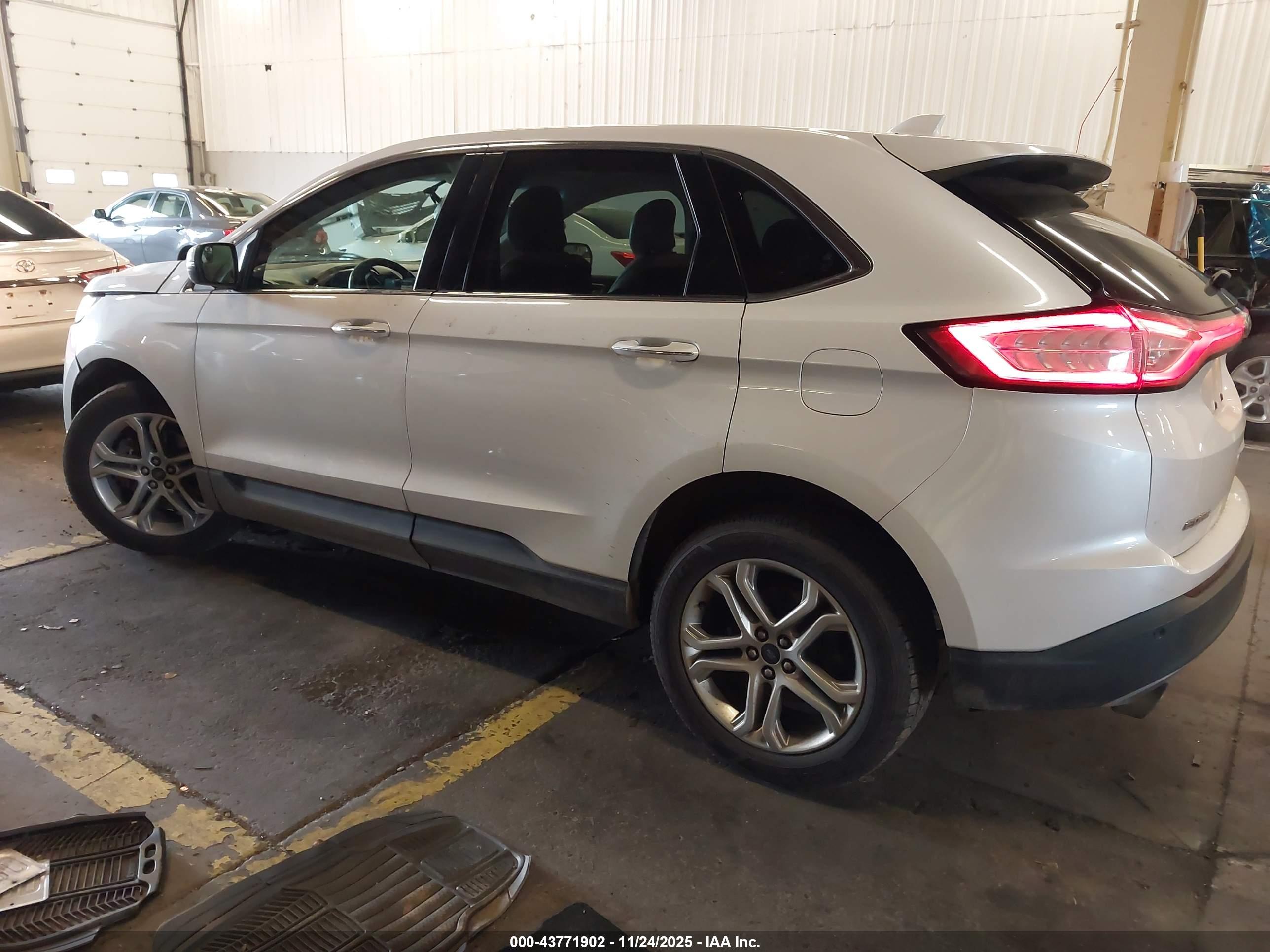 FORD EDGE image 3