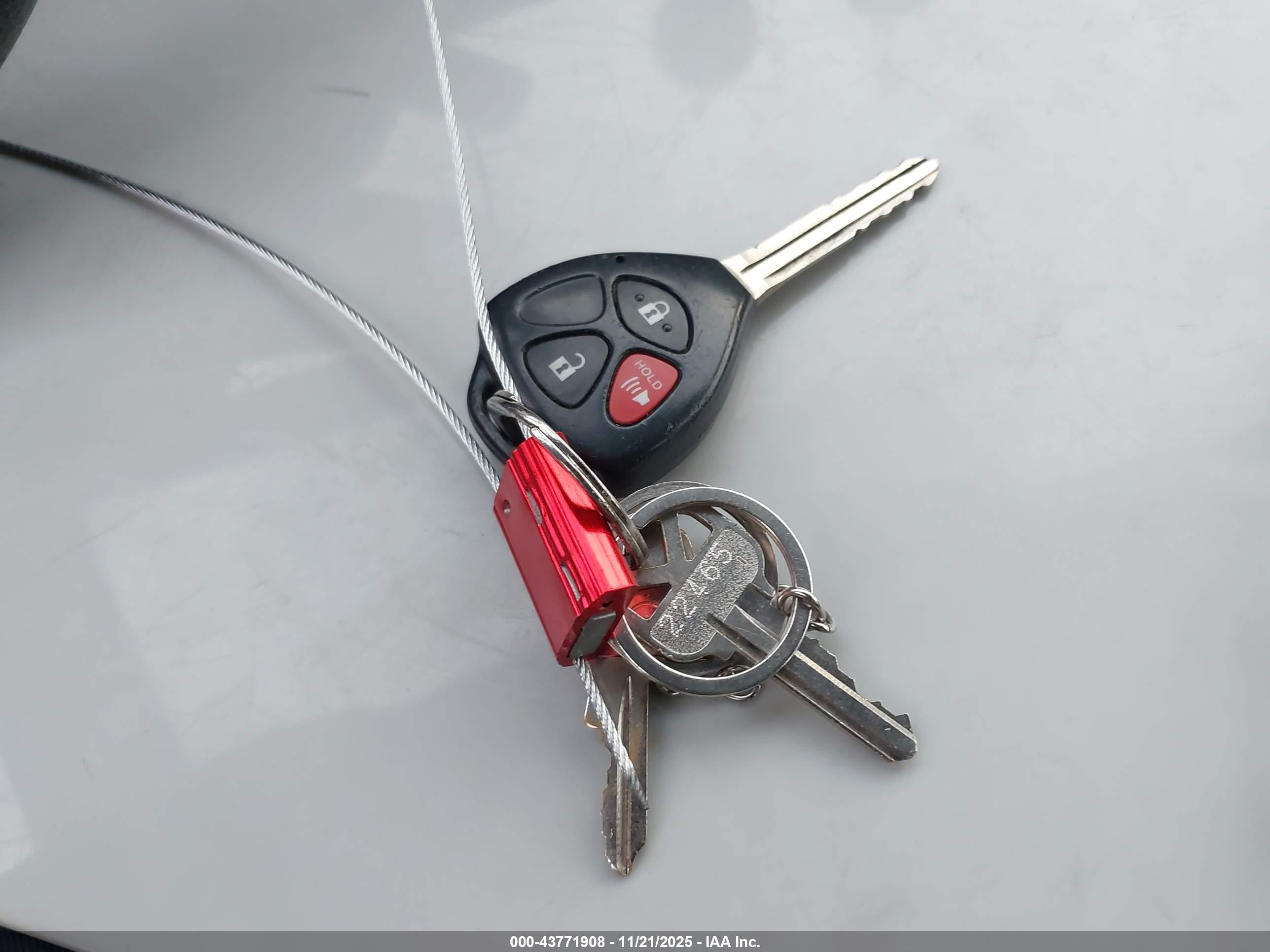 TOYOTA YARIS image 11
