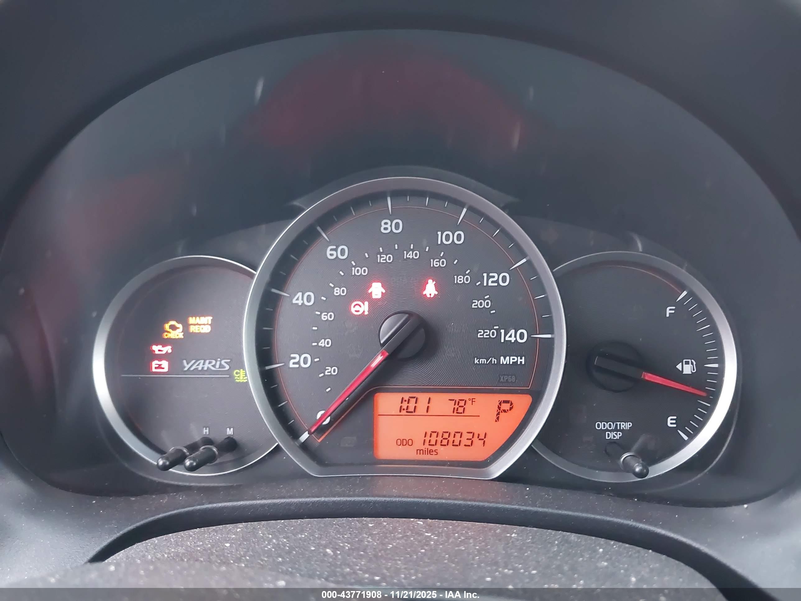 TOYOTA YARIS image 7