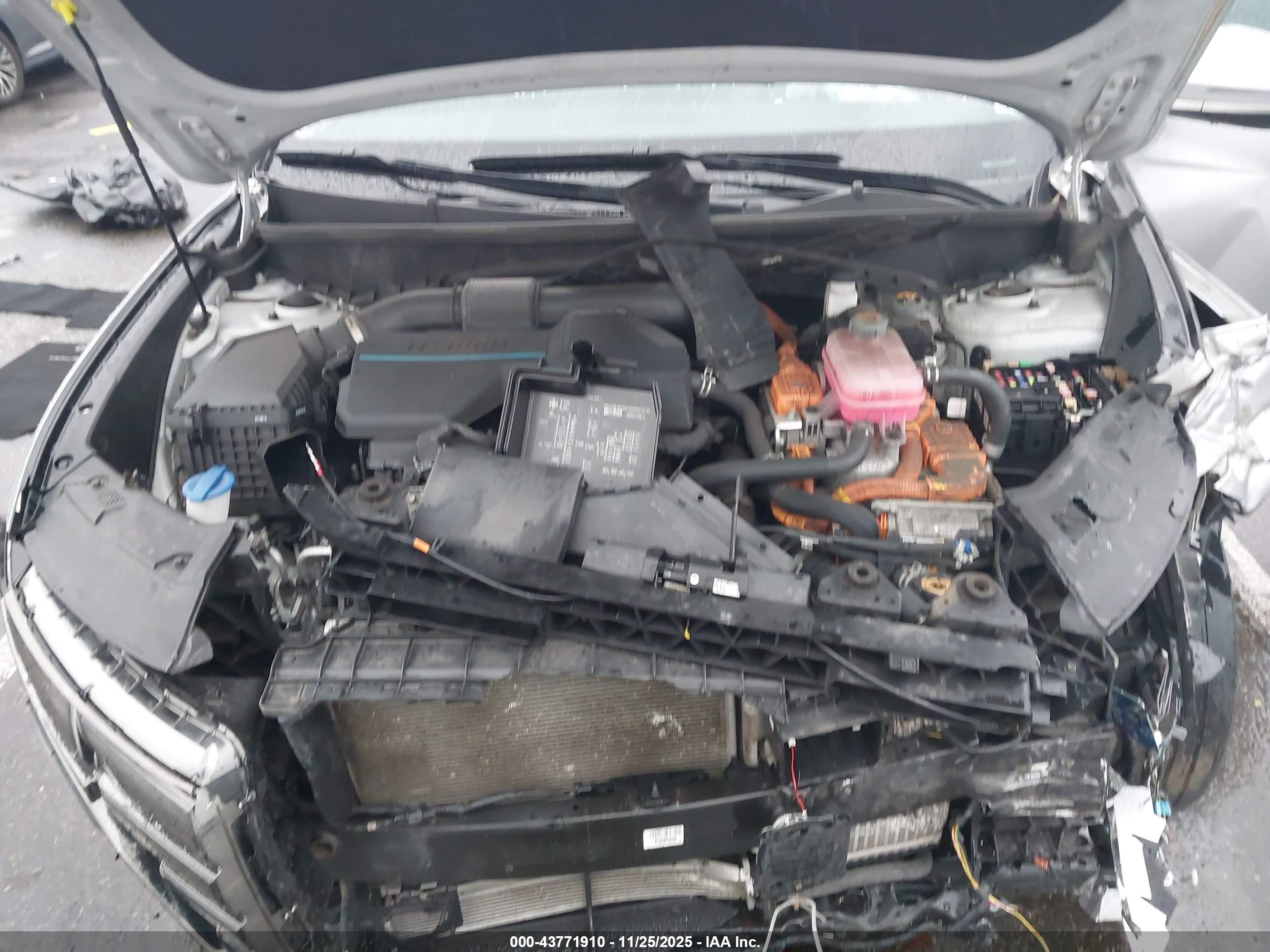 HYUNDAI TUCSON image 10