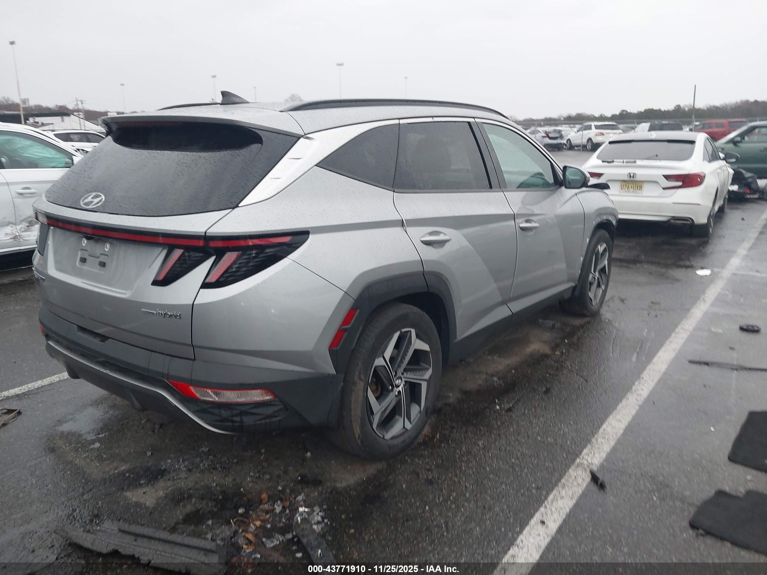 HYUNDAI TUCSON image 4