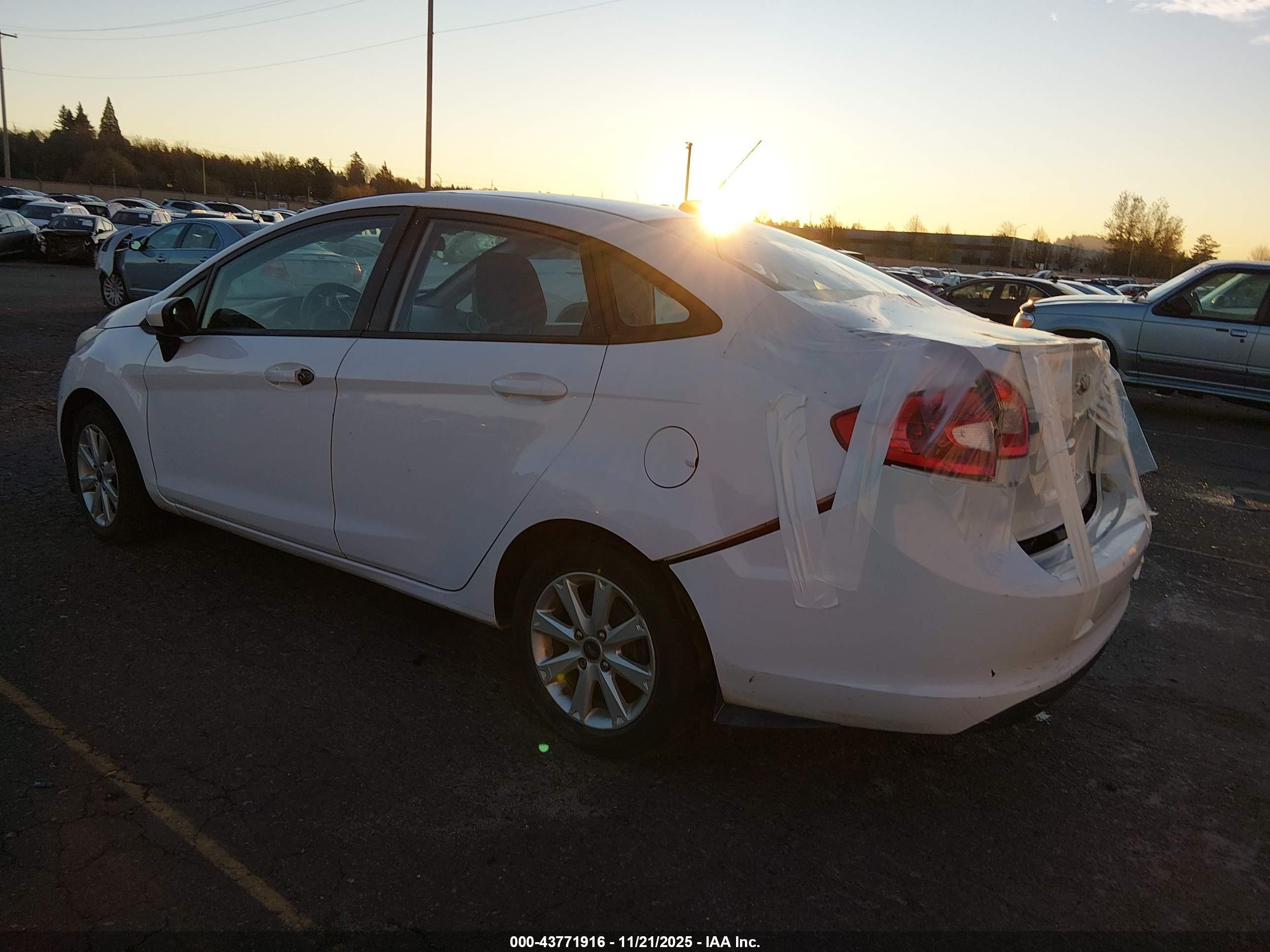 FORD FIESTA image 3