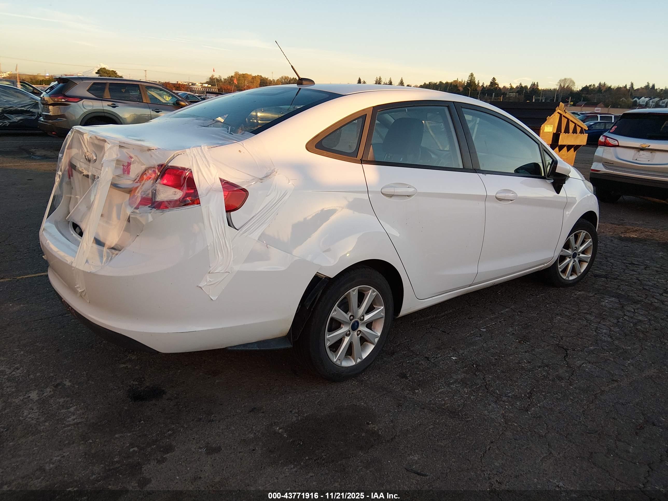 FORD FIESTA image 4