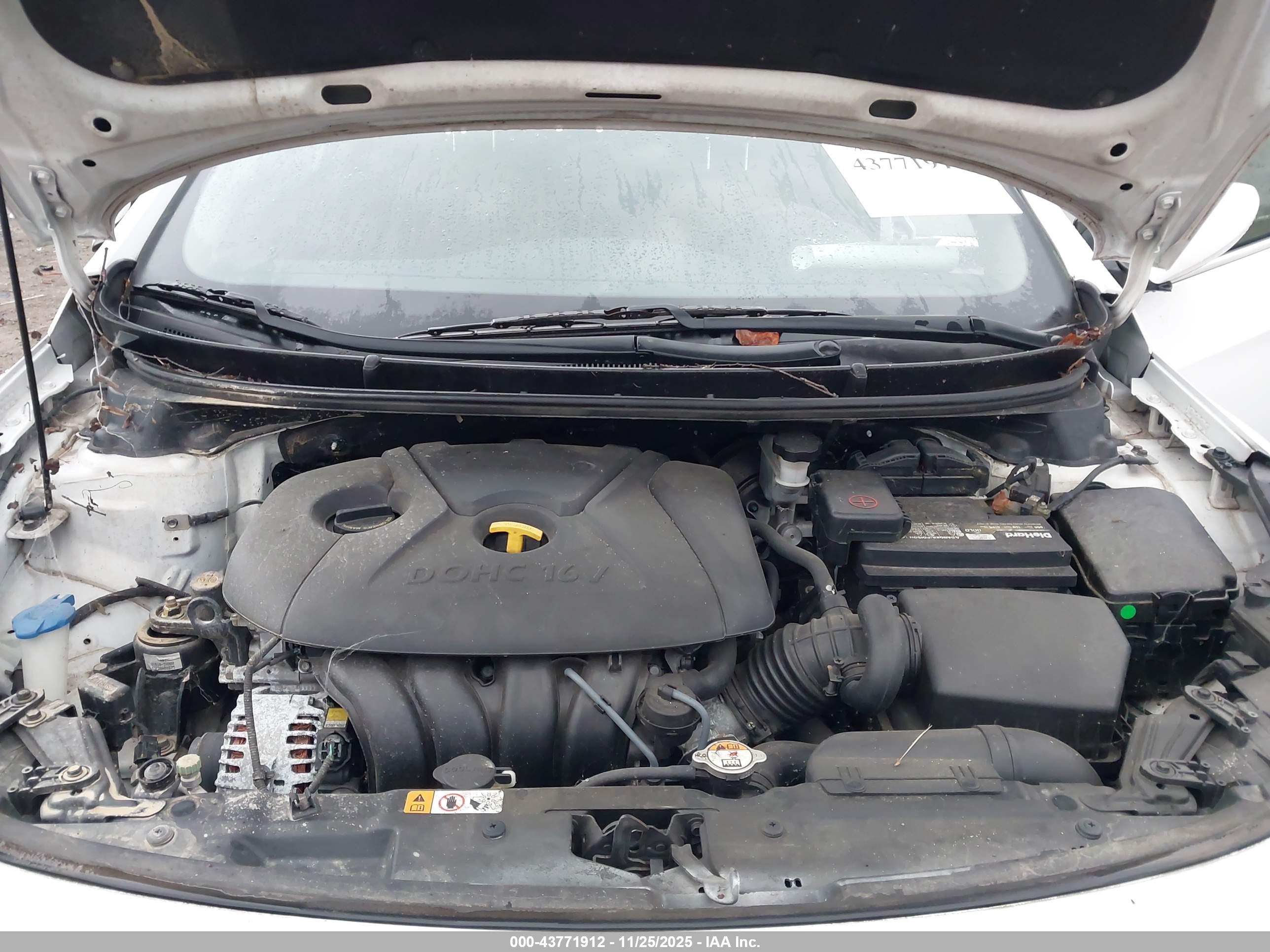 HYUNDAI ELANTRA image 10