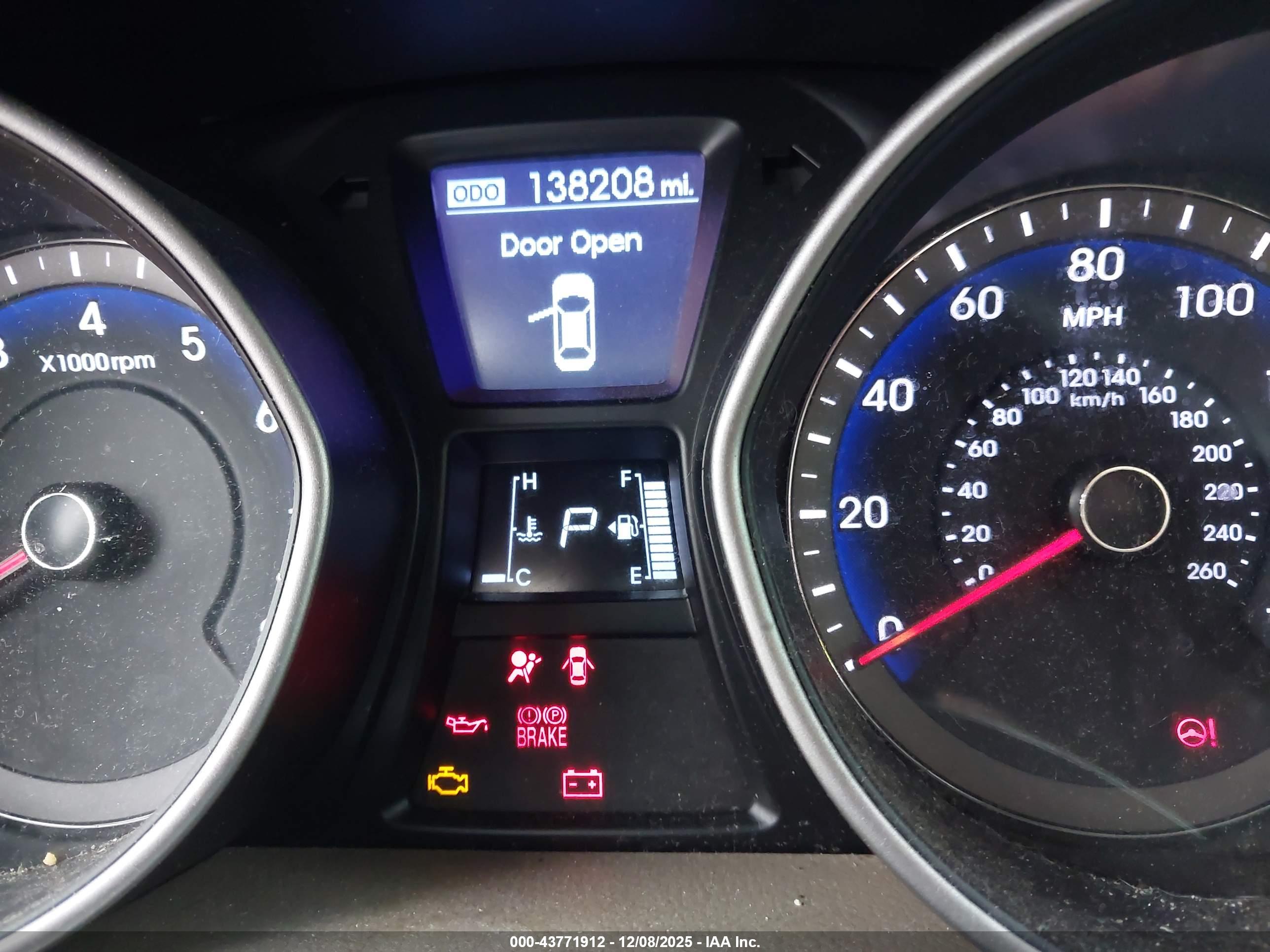 HYUNDAI ELANTRA image 7