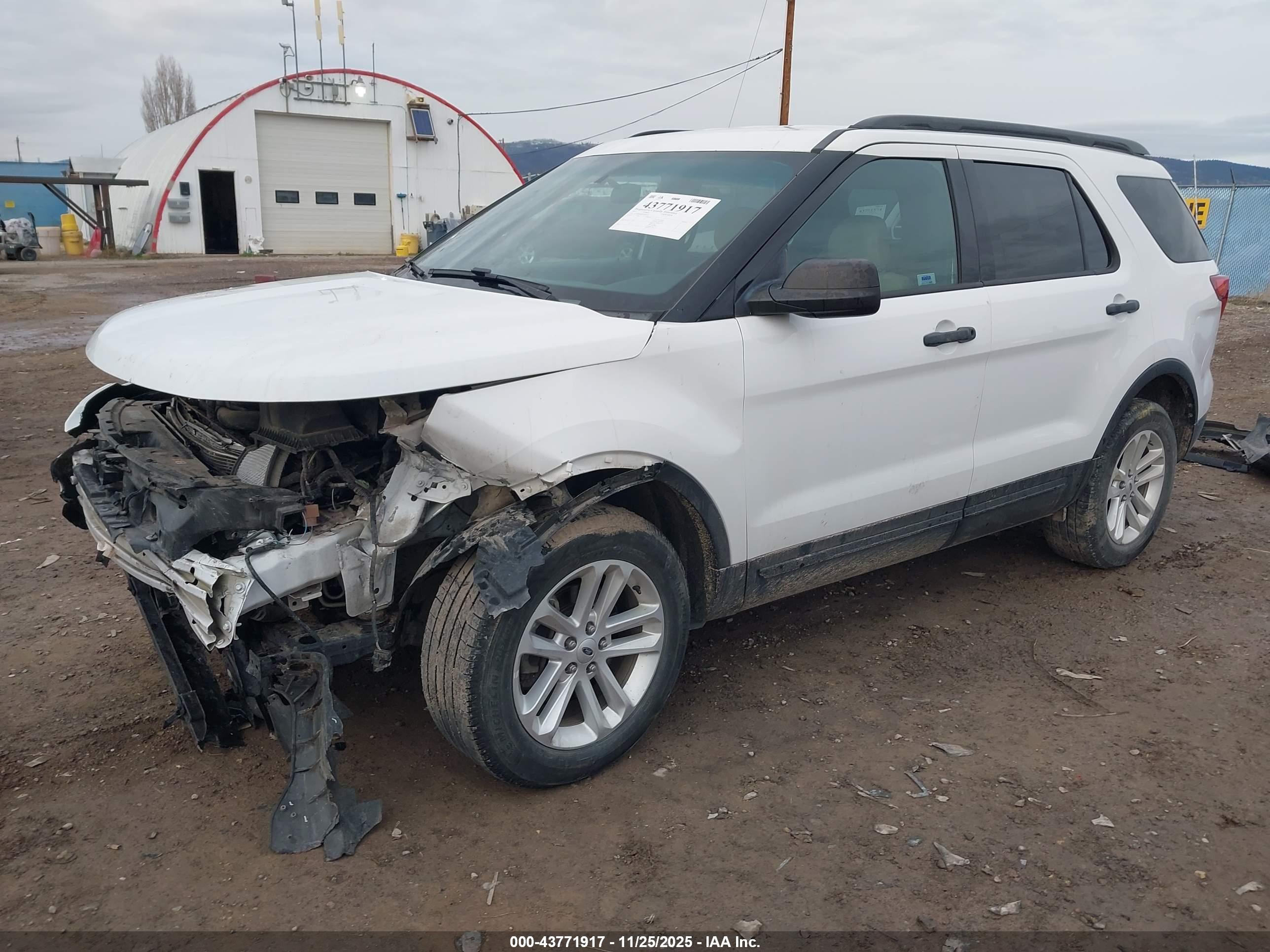 FORD EXPLORER image 2
