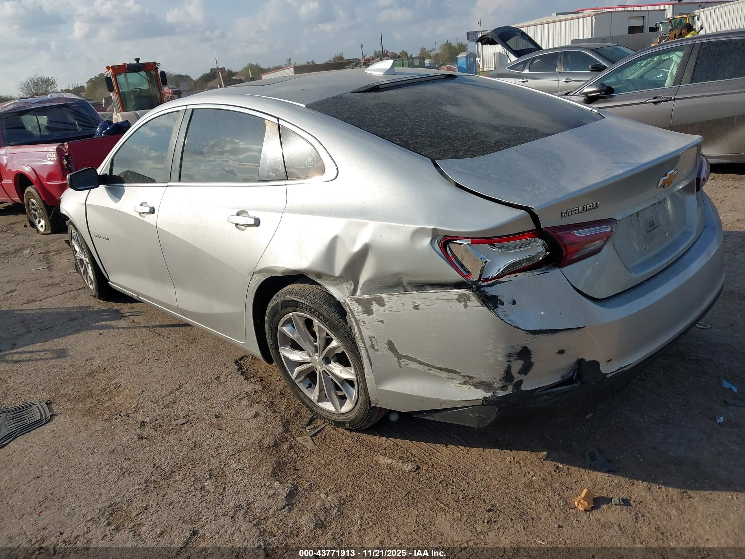 CHEVROLET MALIBU image 3