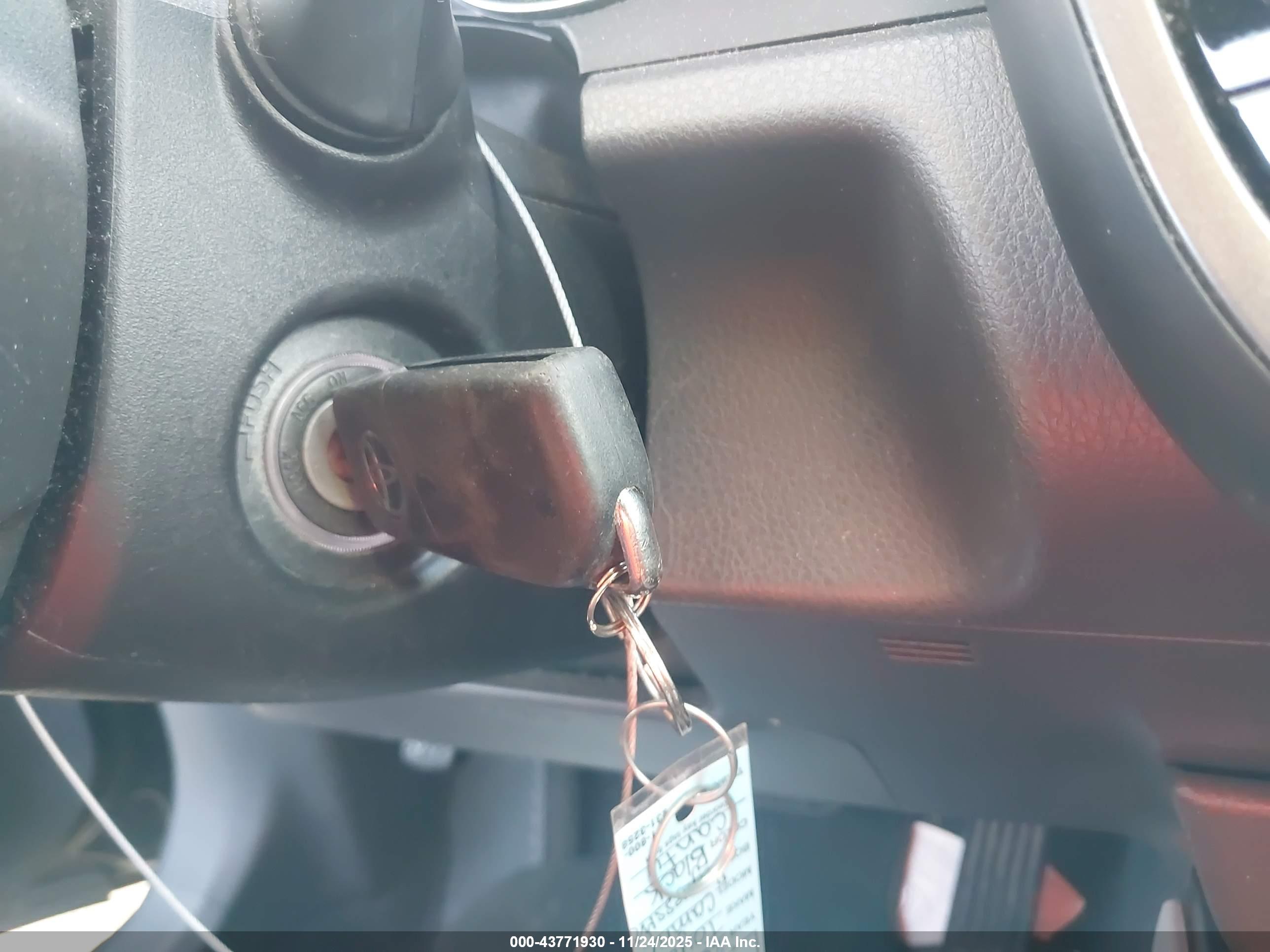 TOYOTA CAMRY image 11