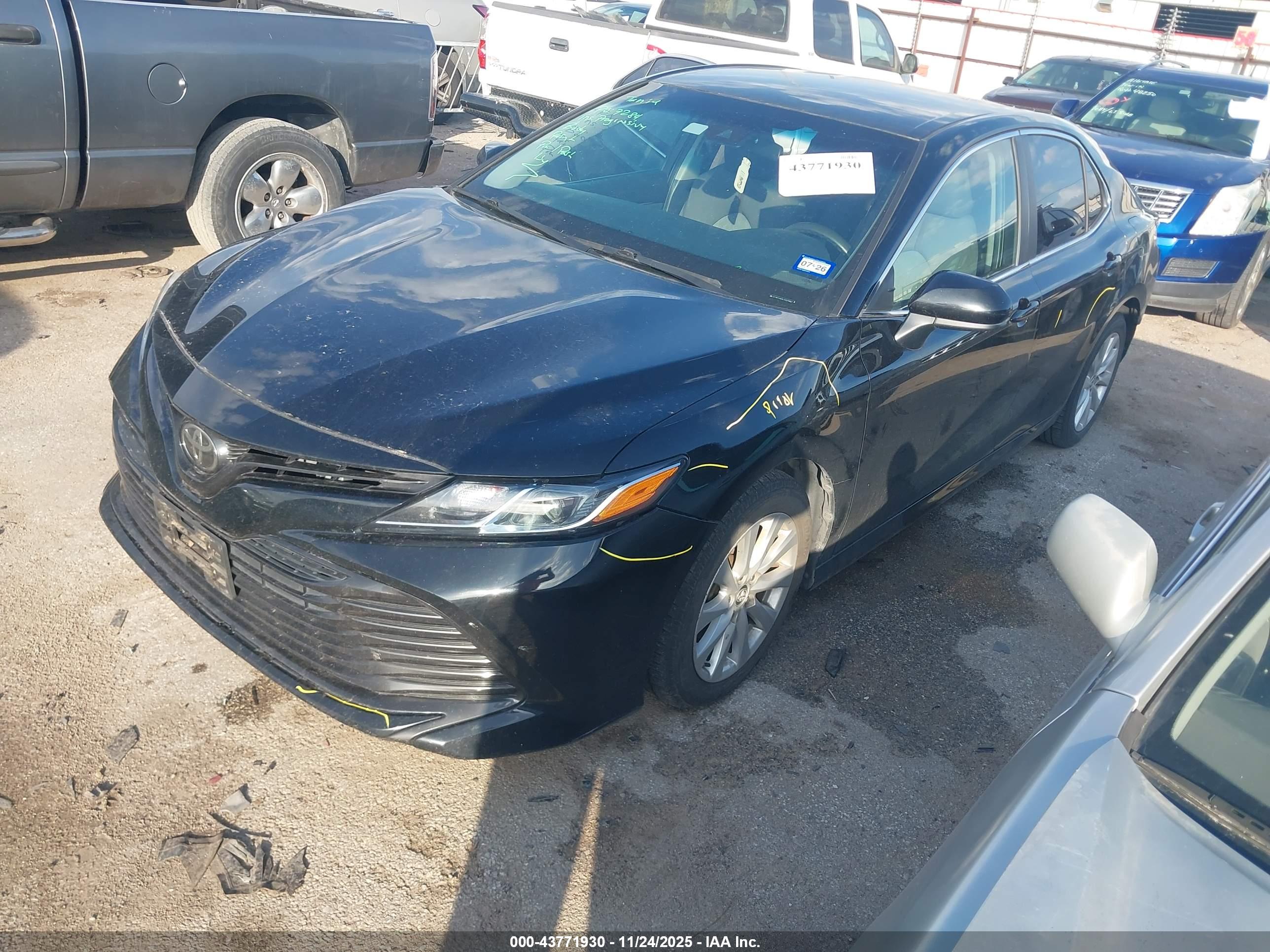 TOYOTA CAMRY image 2