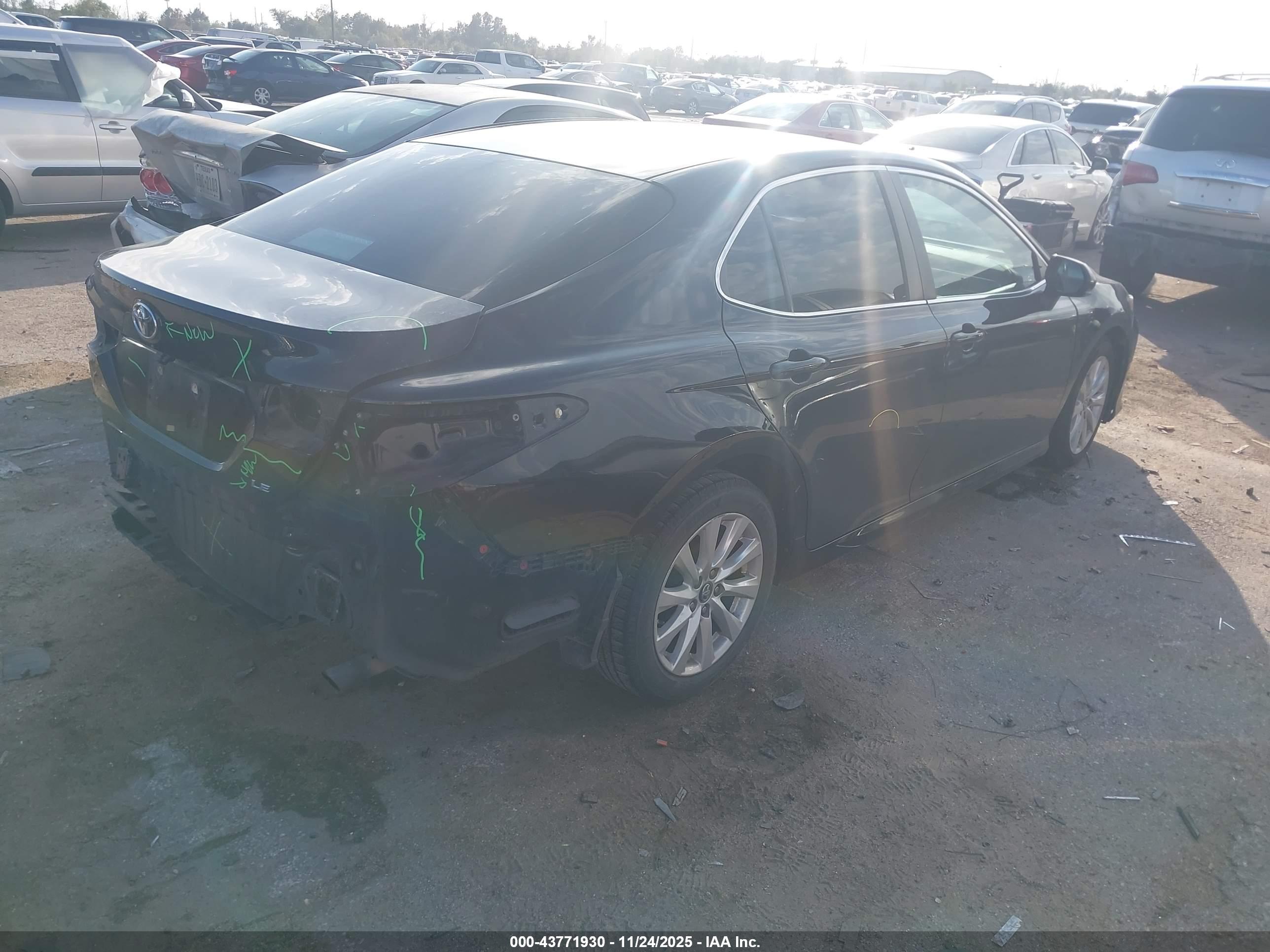 TOYOTA CAMRY image 4
